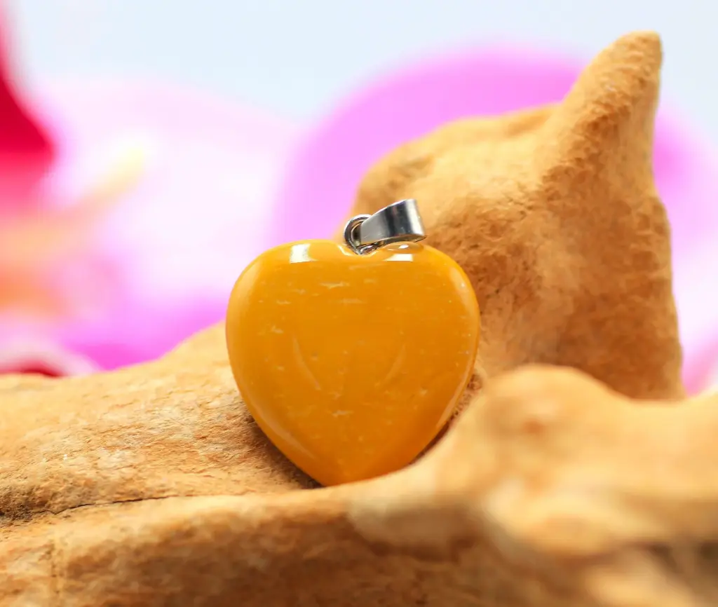 Pendentif coeur en Jaspe mokaïte