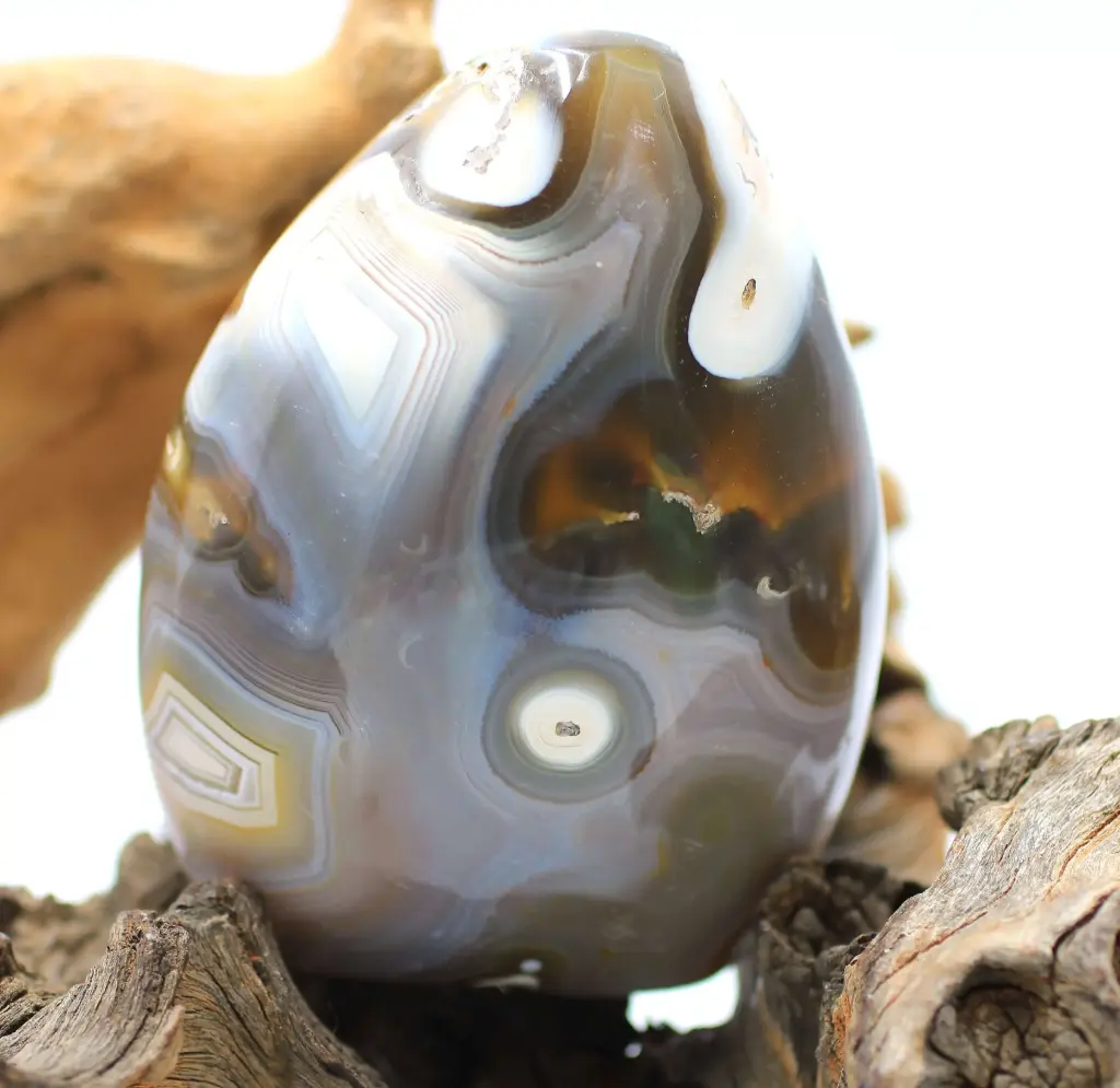 Rocher en Agate du Botswana (forme Orque)