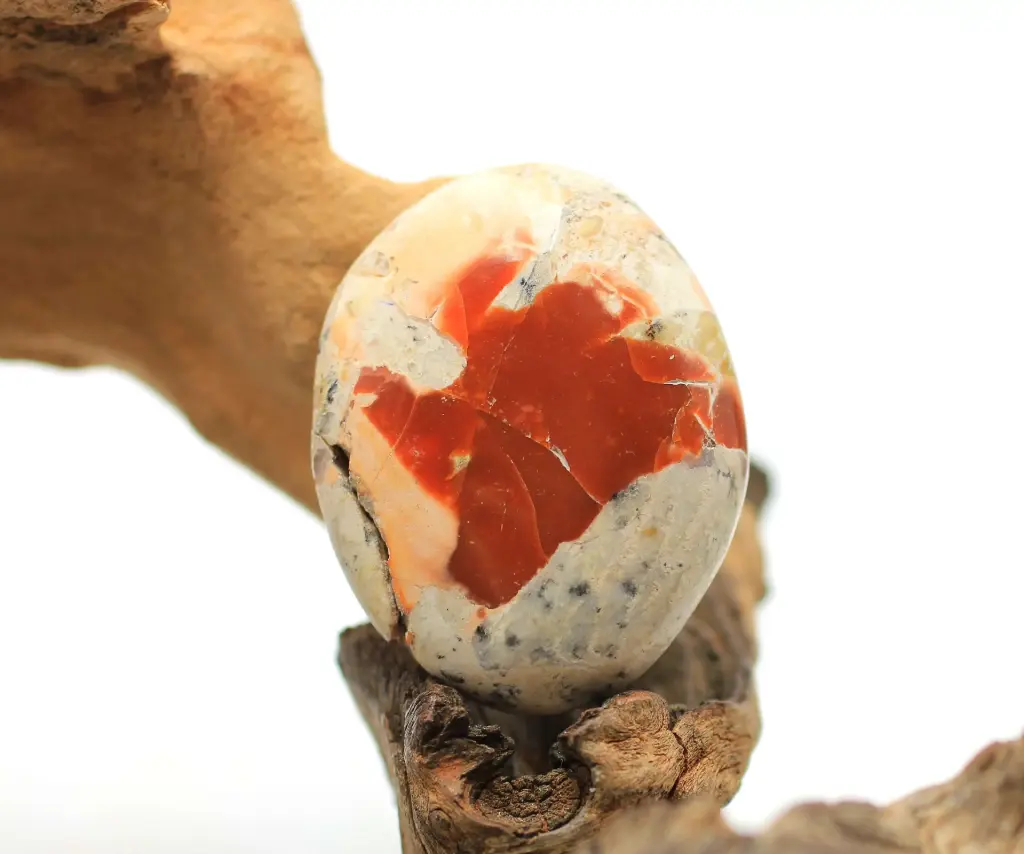 Galet en Opale rouge