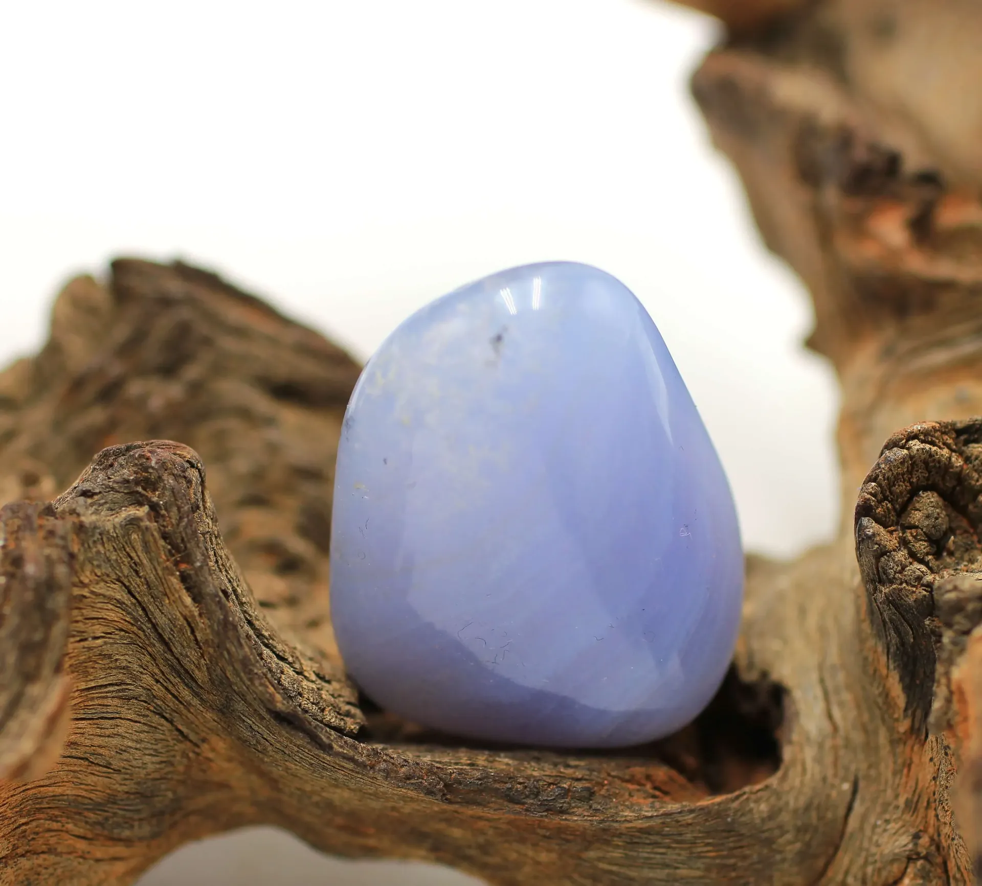 Calcédoine bleue roulée