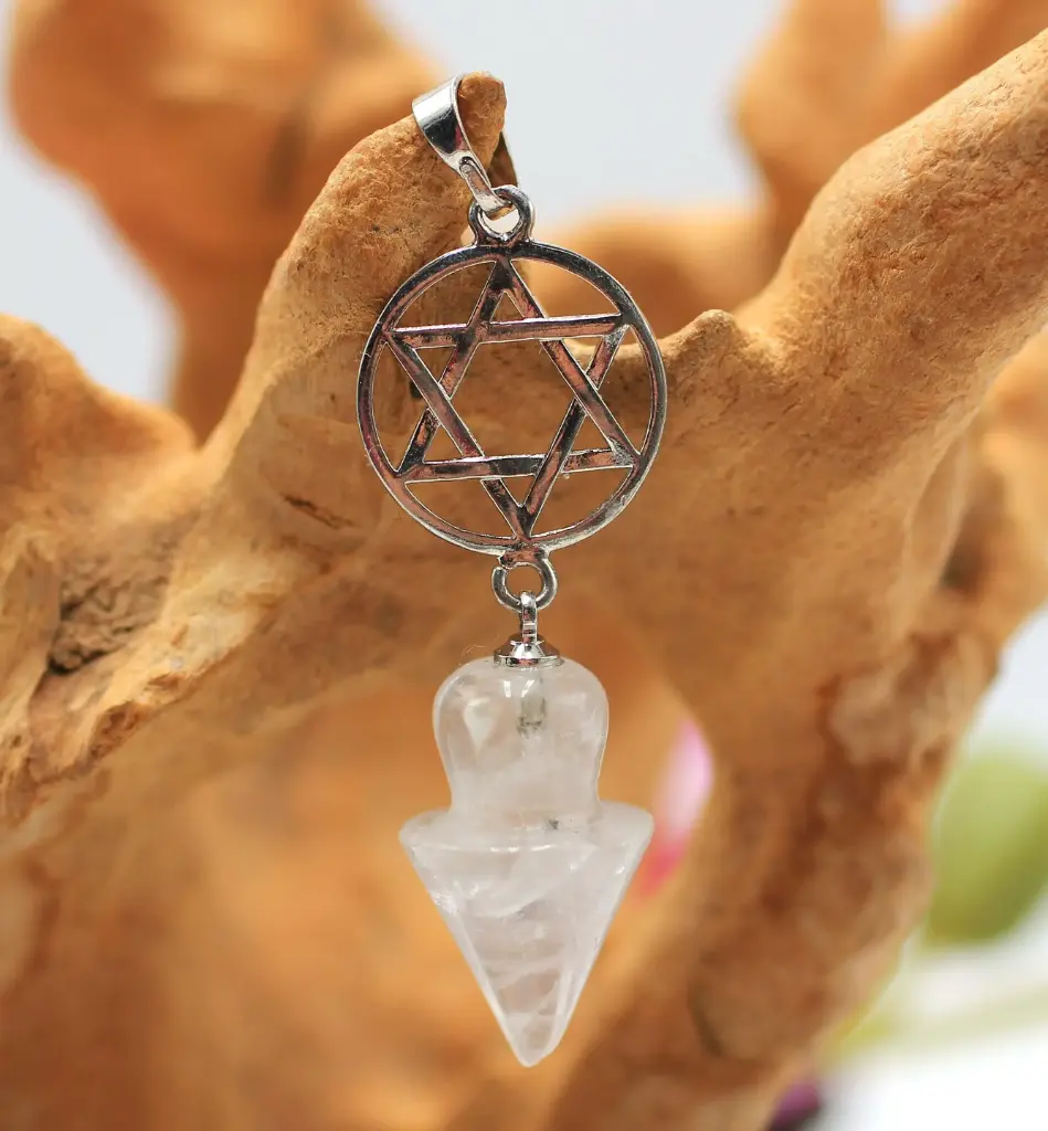Pendentif pointe en Cristal de roche et Symbole Sceau de Salomon
