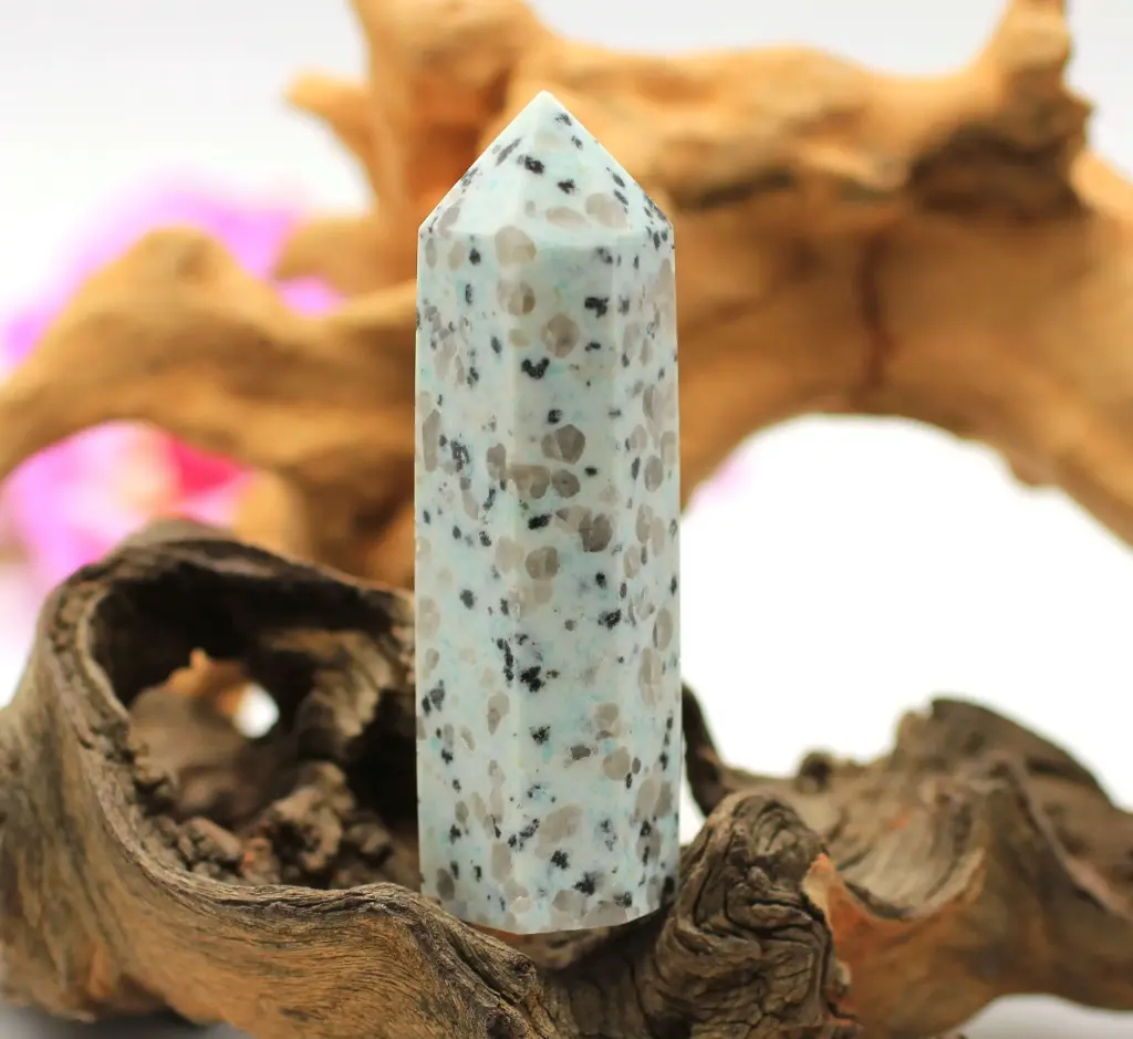 Obélisque en Jaspe Kiwi