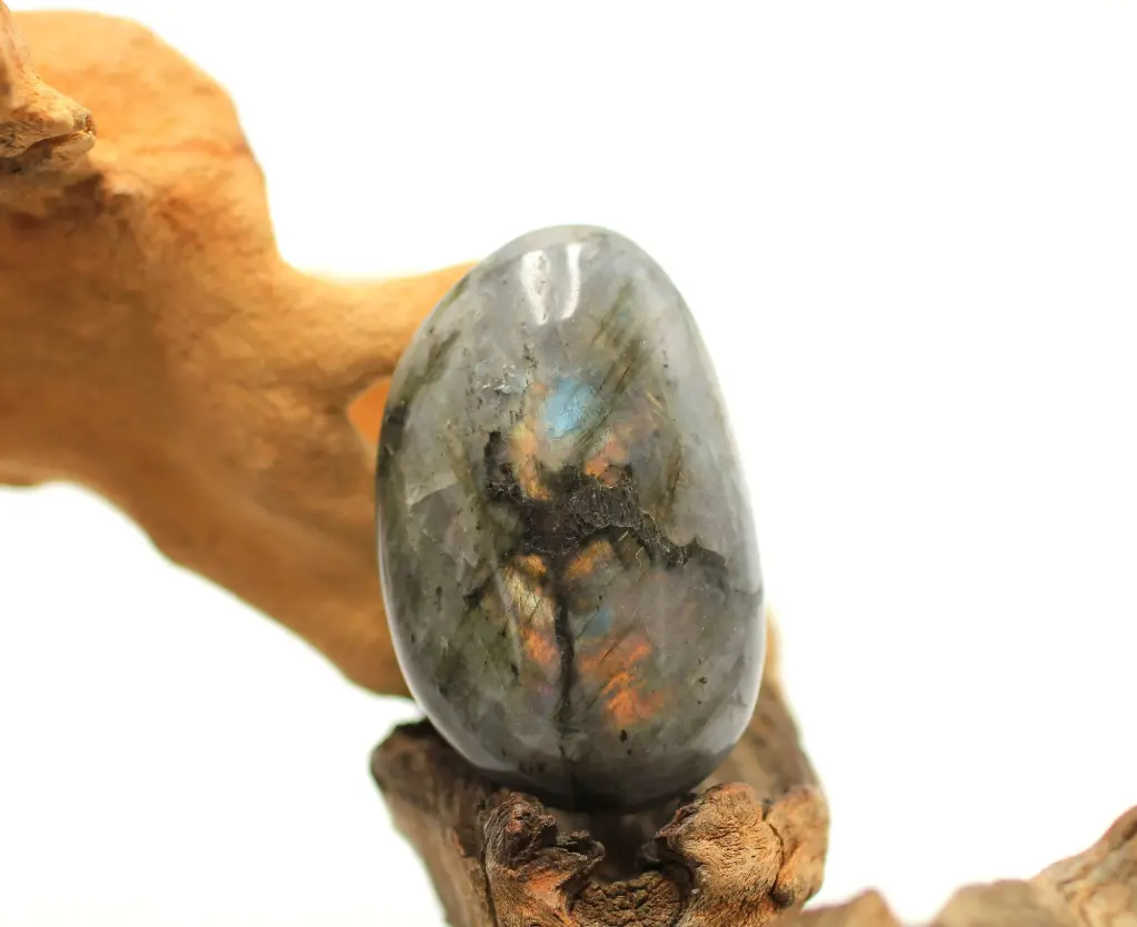 Galet en Labradorite violette