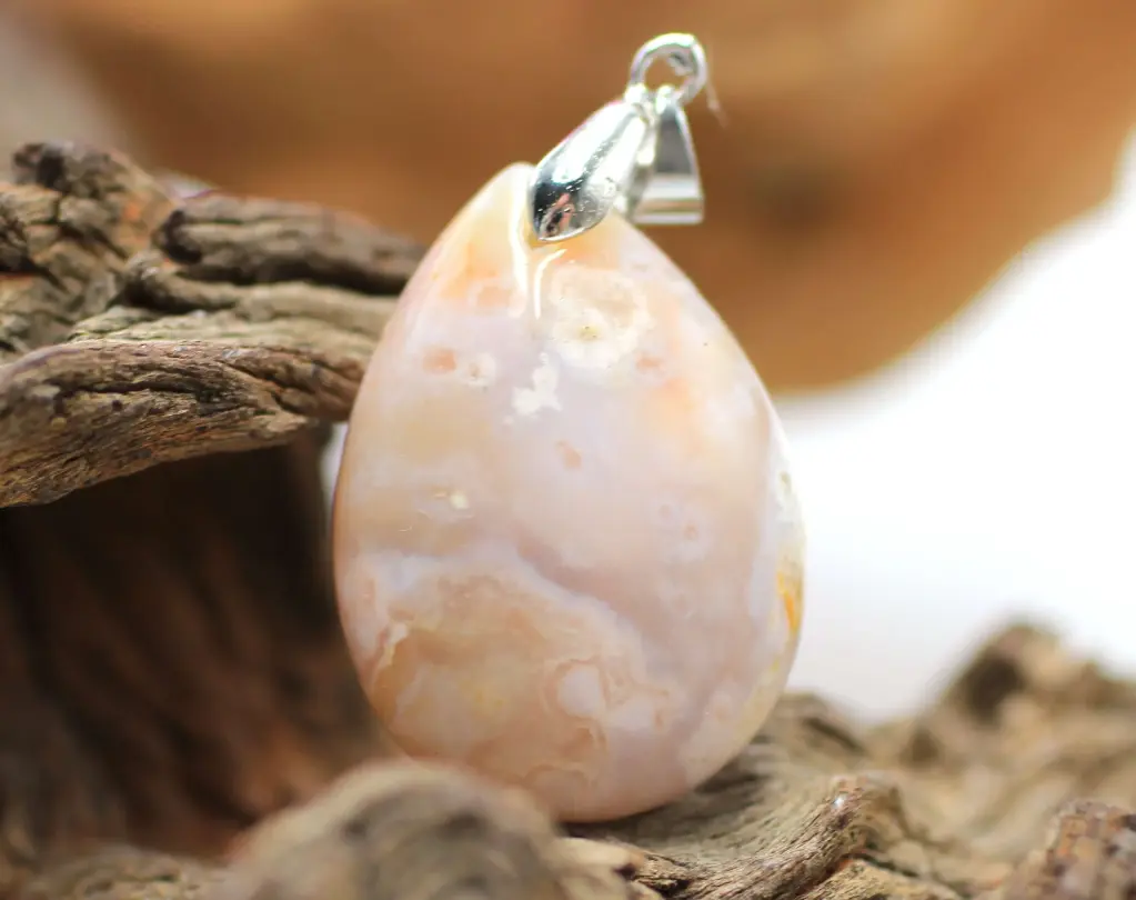 Pendentif goutte en Agate fleur de cerisier