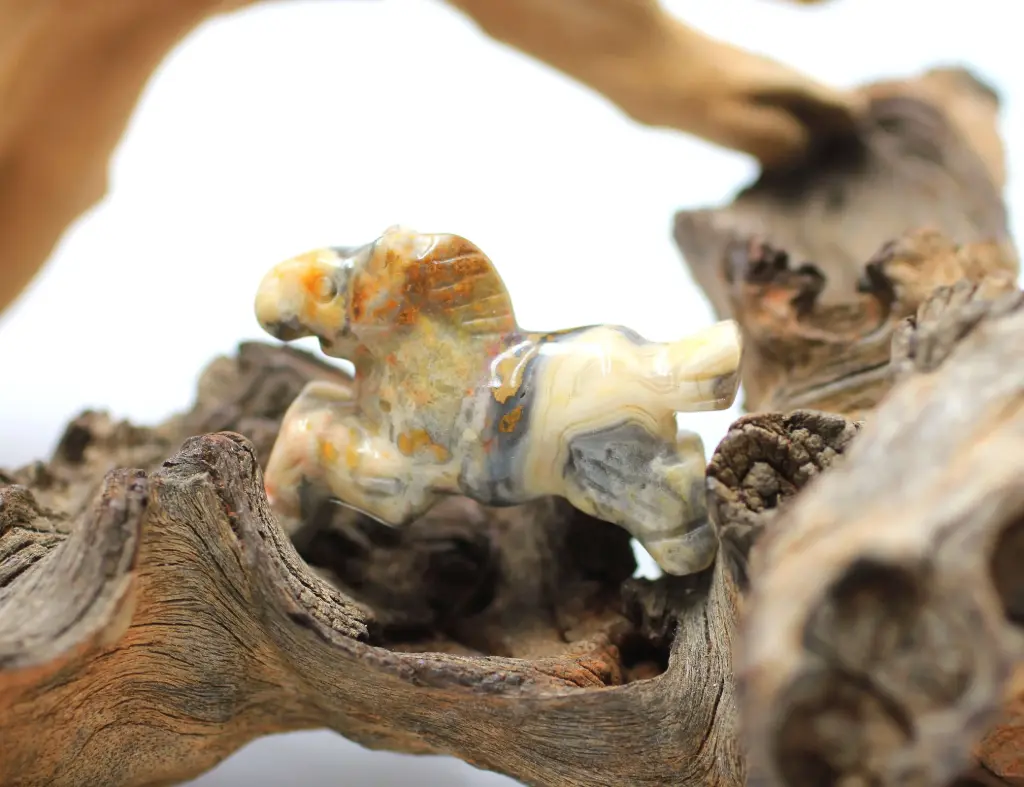 Cheval en Agate crazy lace jaune