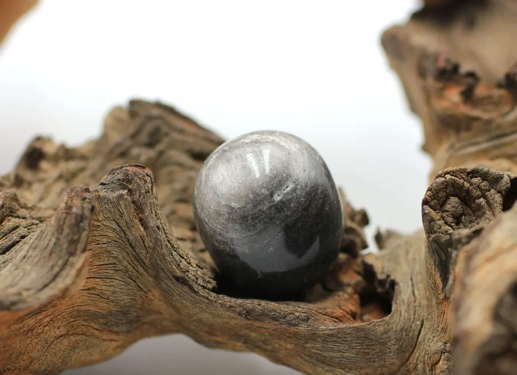 Obsidienne argentée roulée