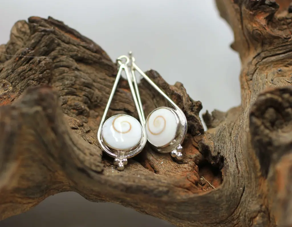 Boucles d'oreille balancelle en Argent 925 et en Œil de Sainte Lucie