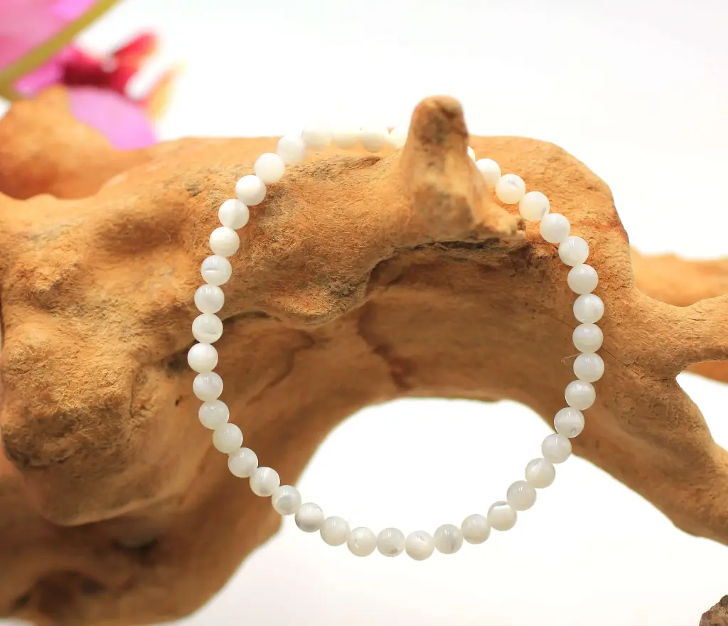 Bracelet en perles 4mm en Nacre