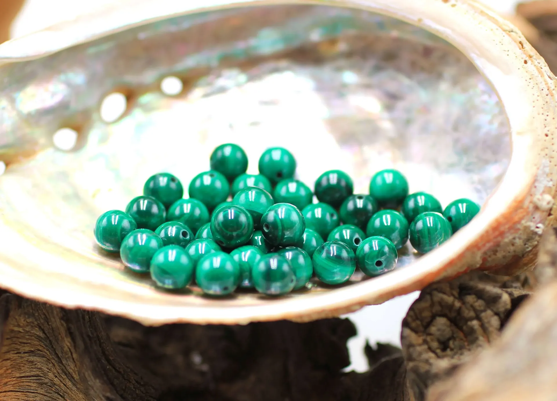 Perle 6mm en Malachite claire