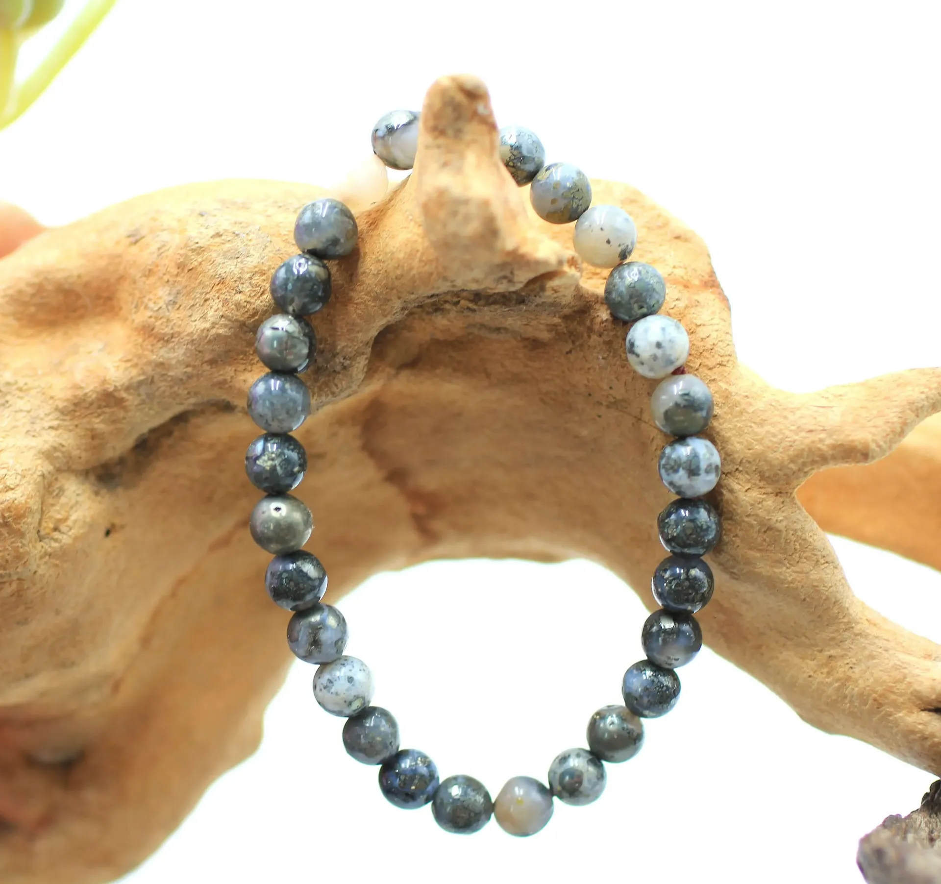 Bracelet en perles 6mm en Agate sur Pyrite