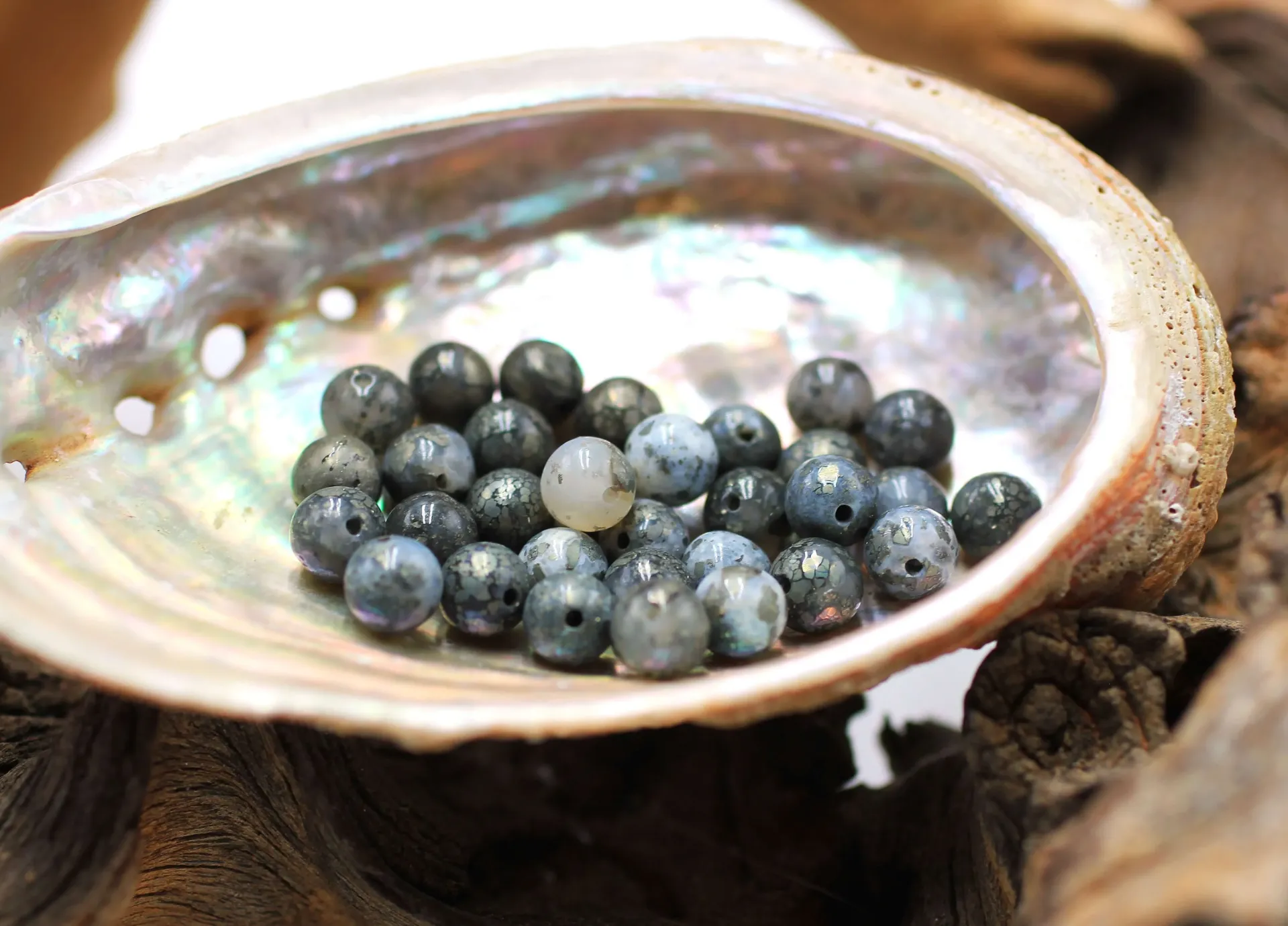 Perle 6mm en Agate sur Pyrite