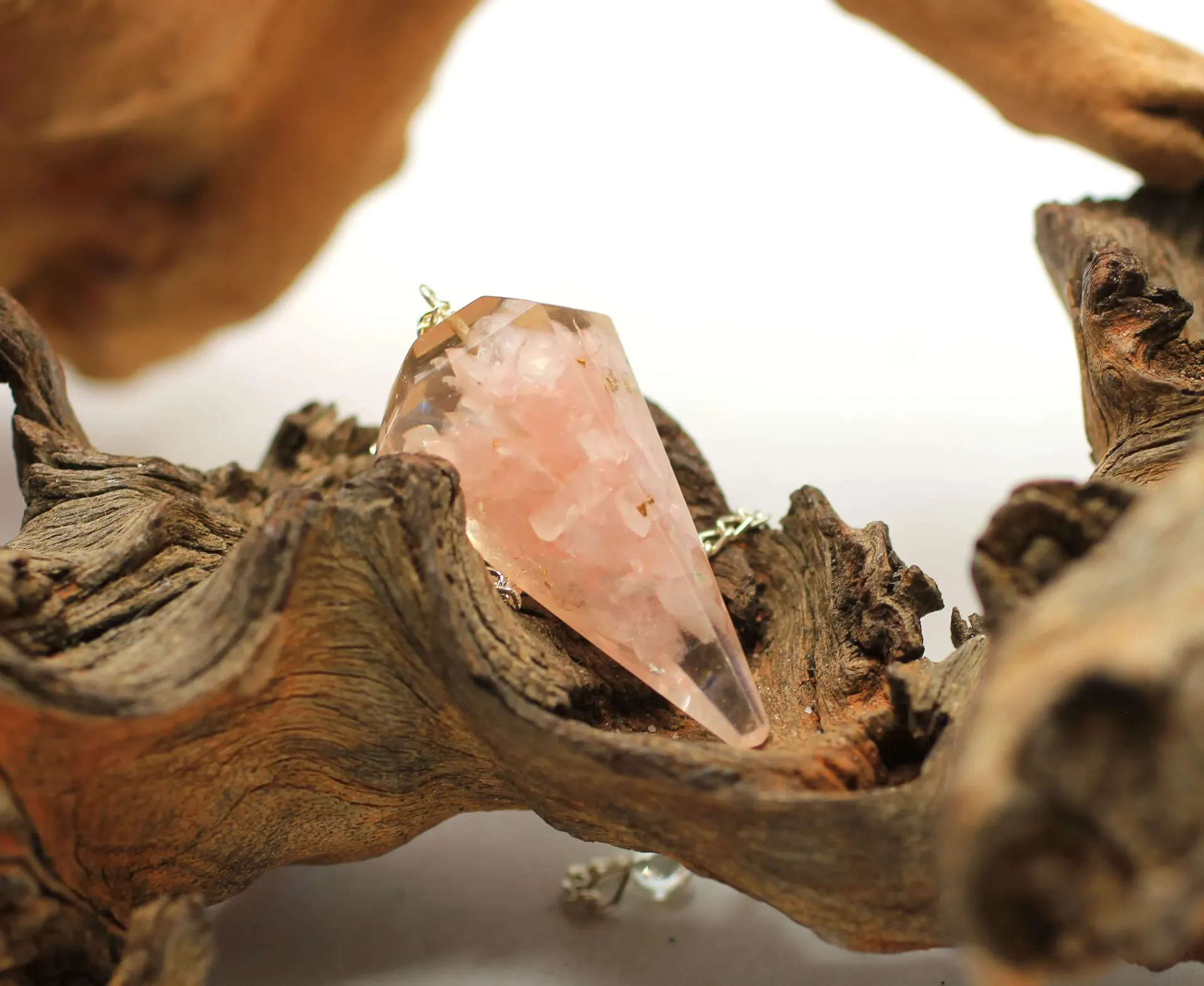 Pendule en Orgonite et Quartz rose