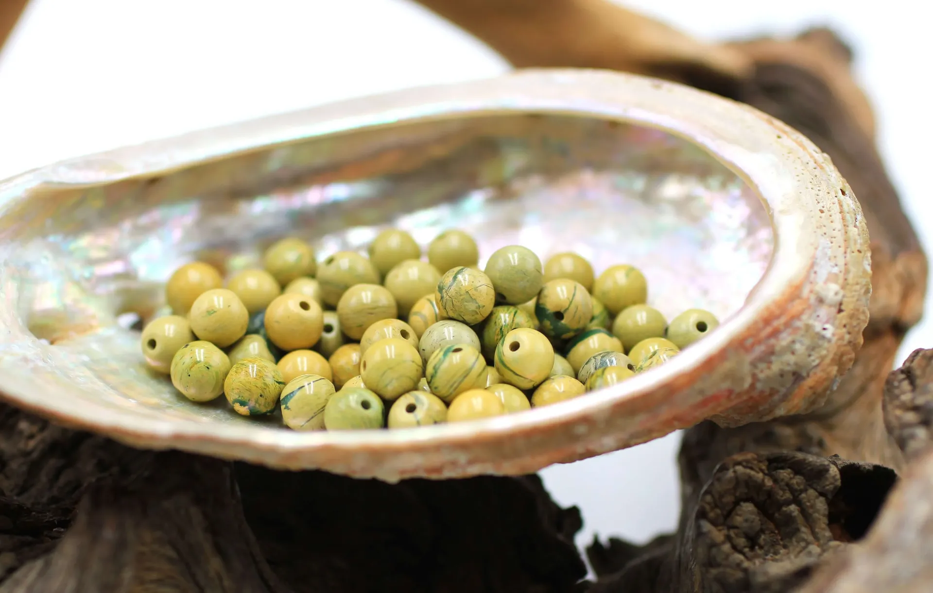 Perle 6mm en Muscovite verte