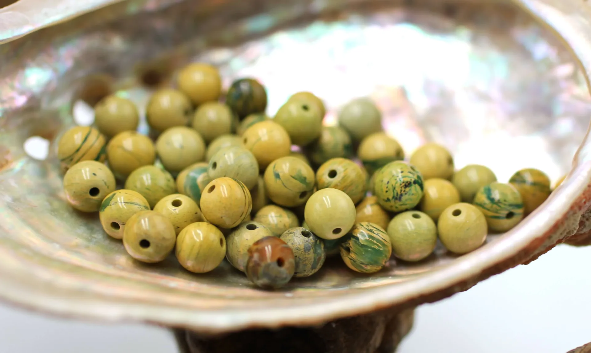 Perle 6mm en Muscovite verte