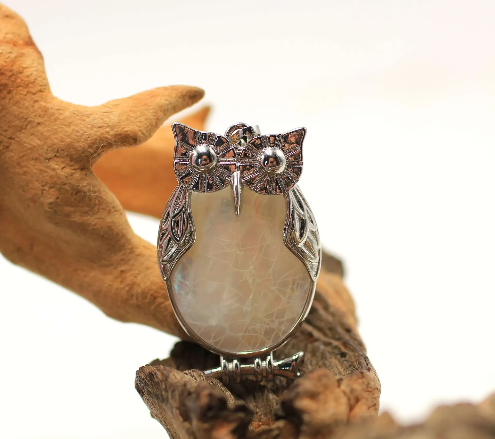Pendentif hibou en Nacre