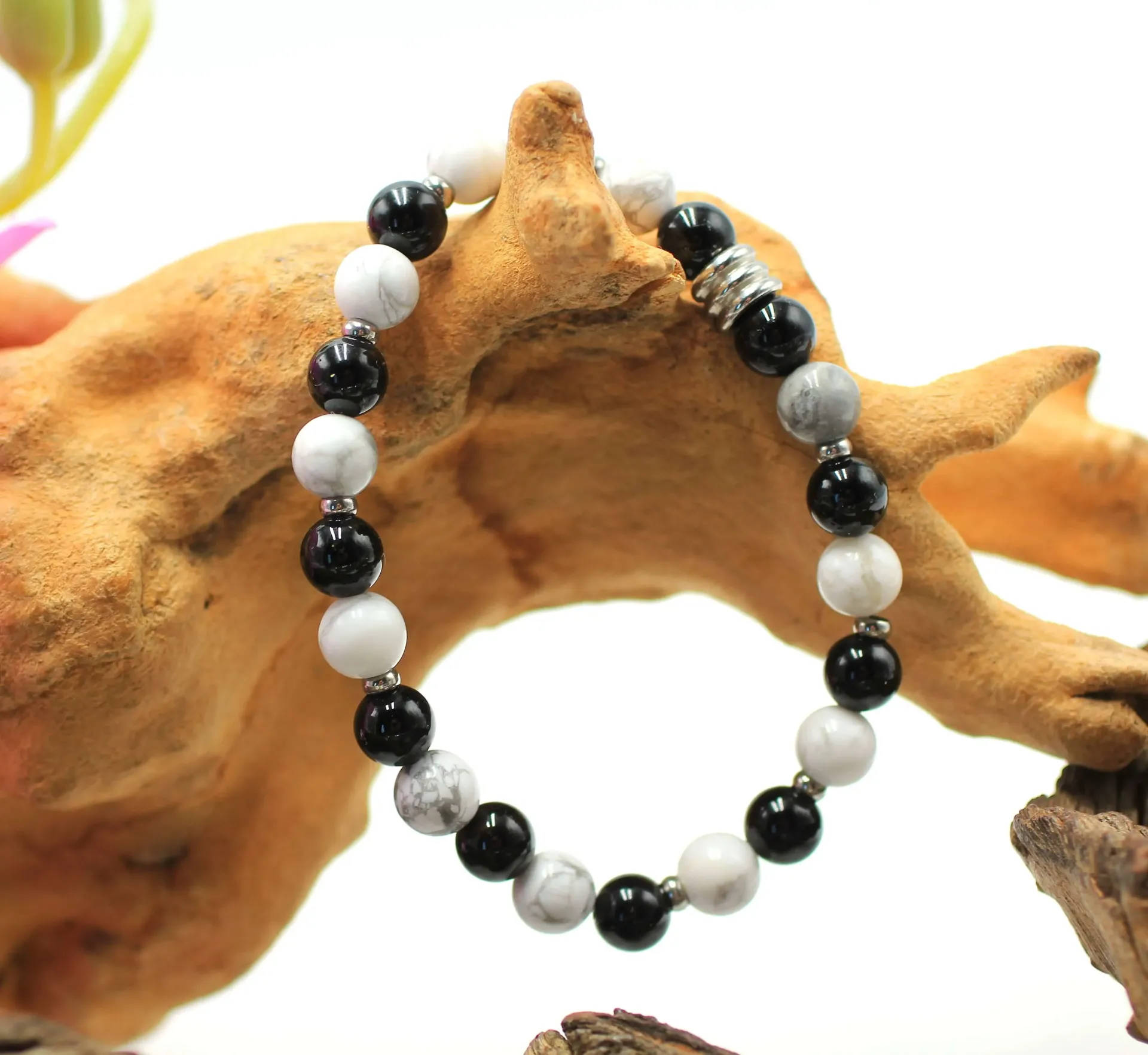 Bracelet en perles 8mm en Howlite et Onyx noir