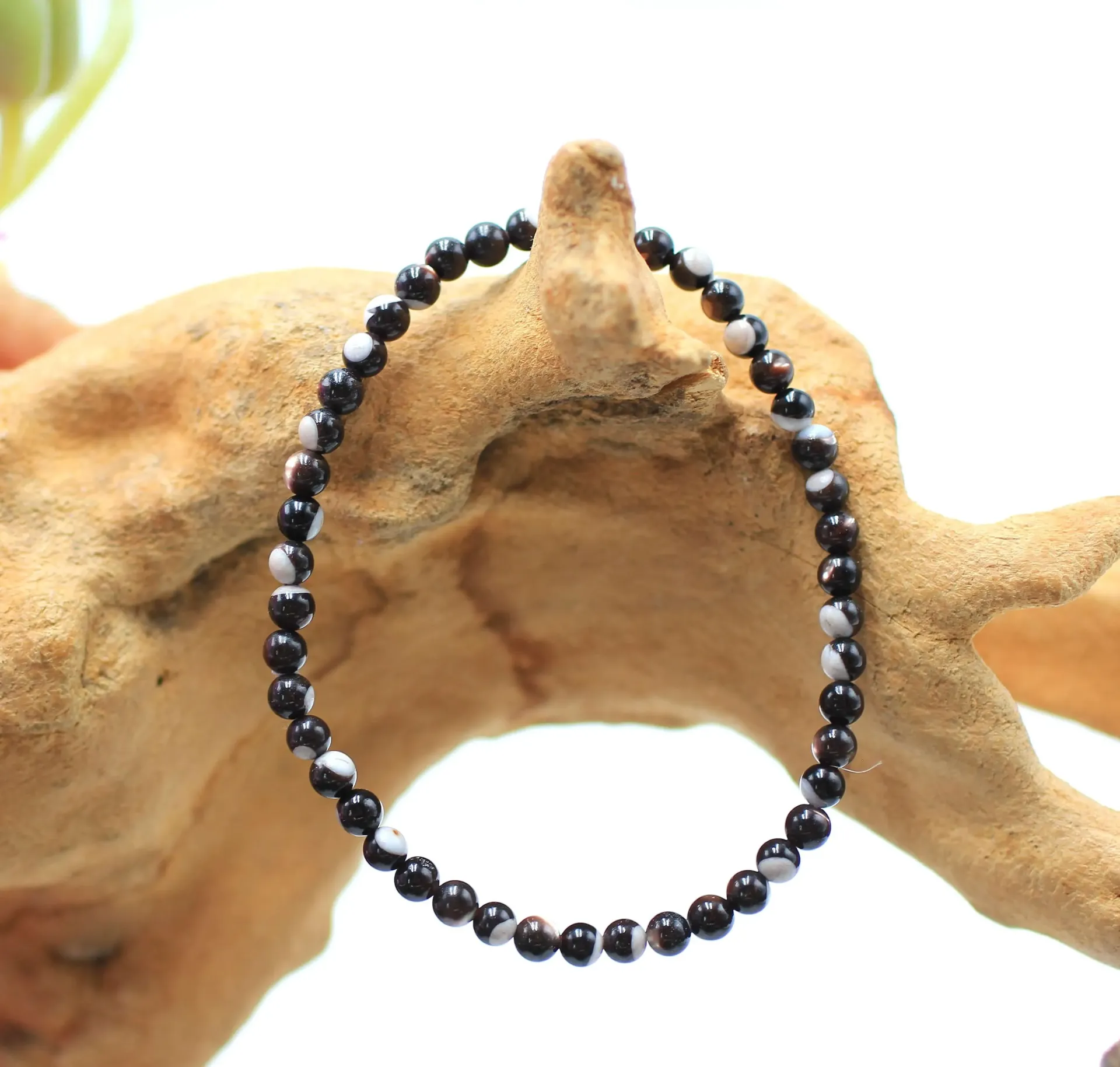 Bracelet en perles 4mm en Nacre noire