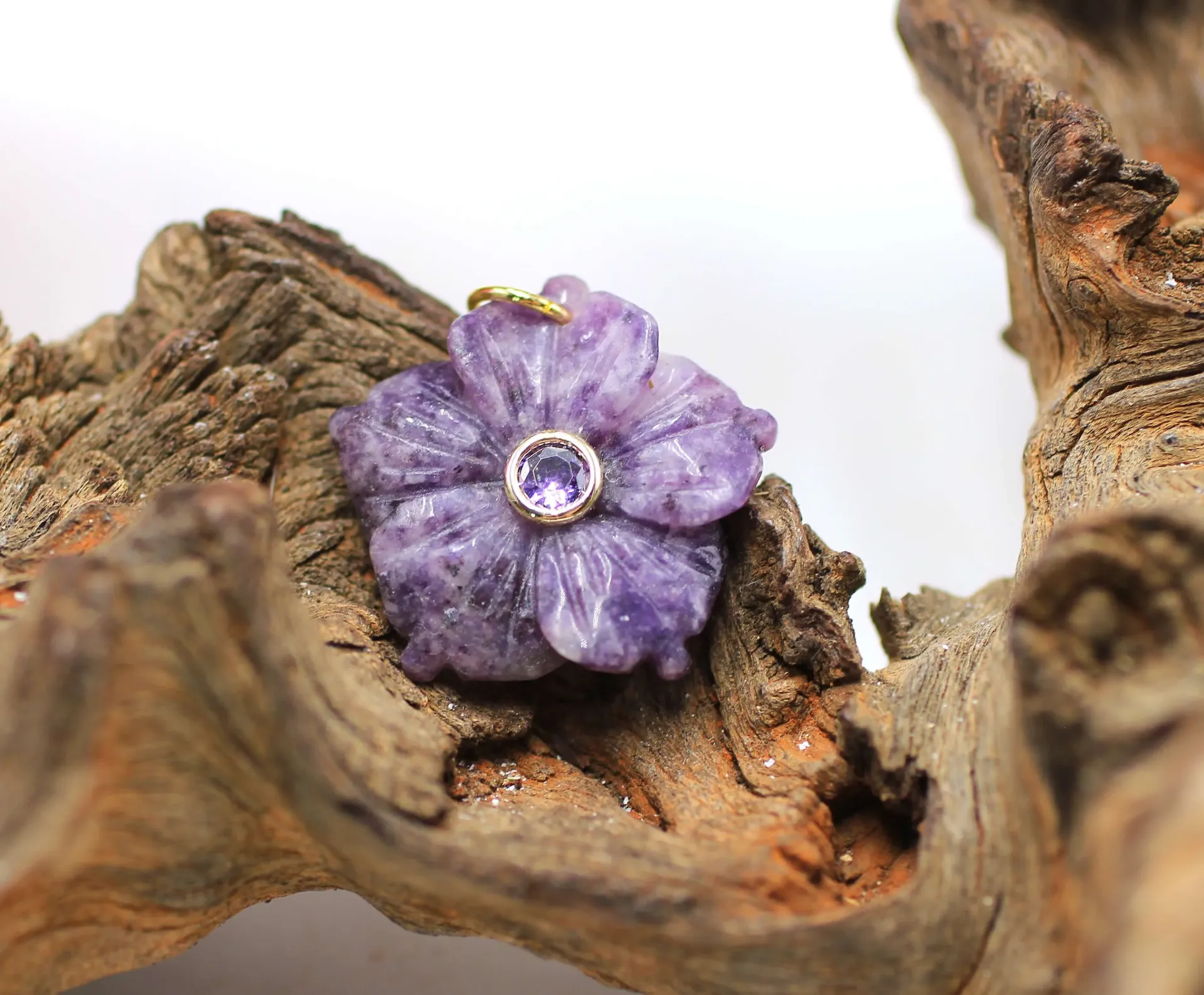 Pendentif Hibiscus en Lépidolite et Zircon