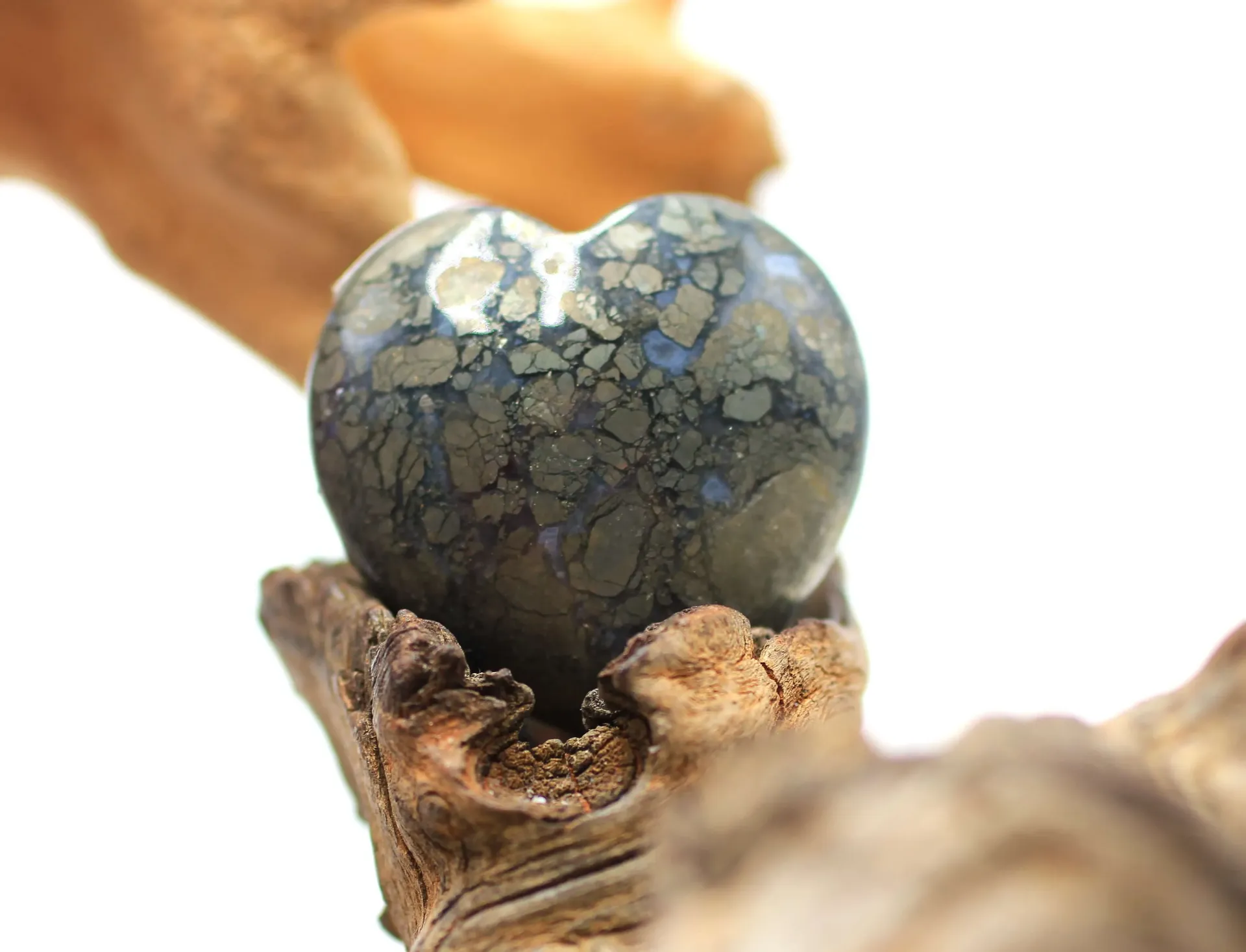 Cœur en Agate sur Pyrite