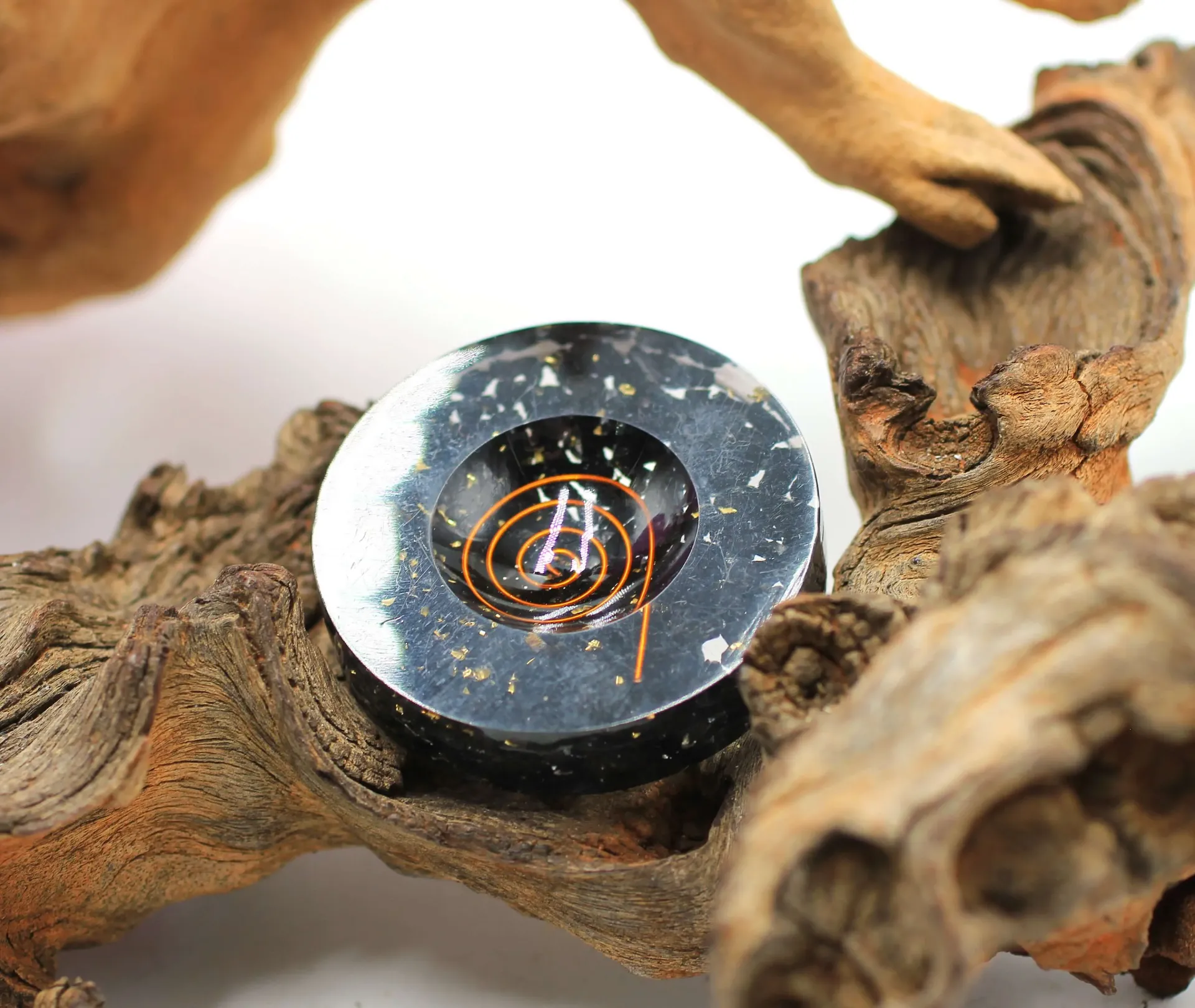 Support pour sphère en Orgonite et Tourmaline noire