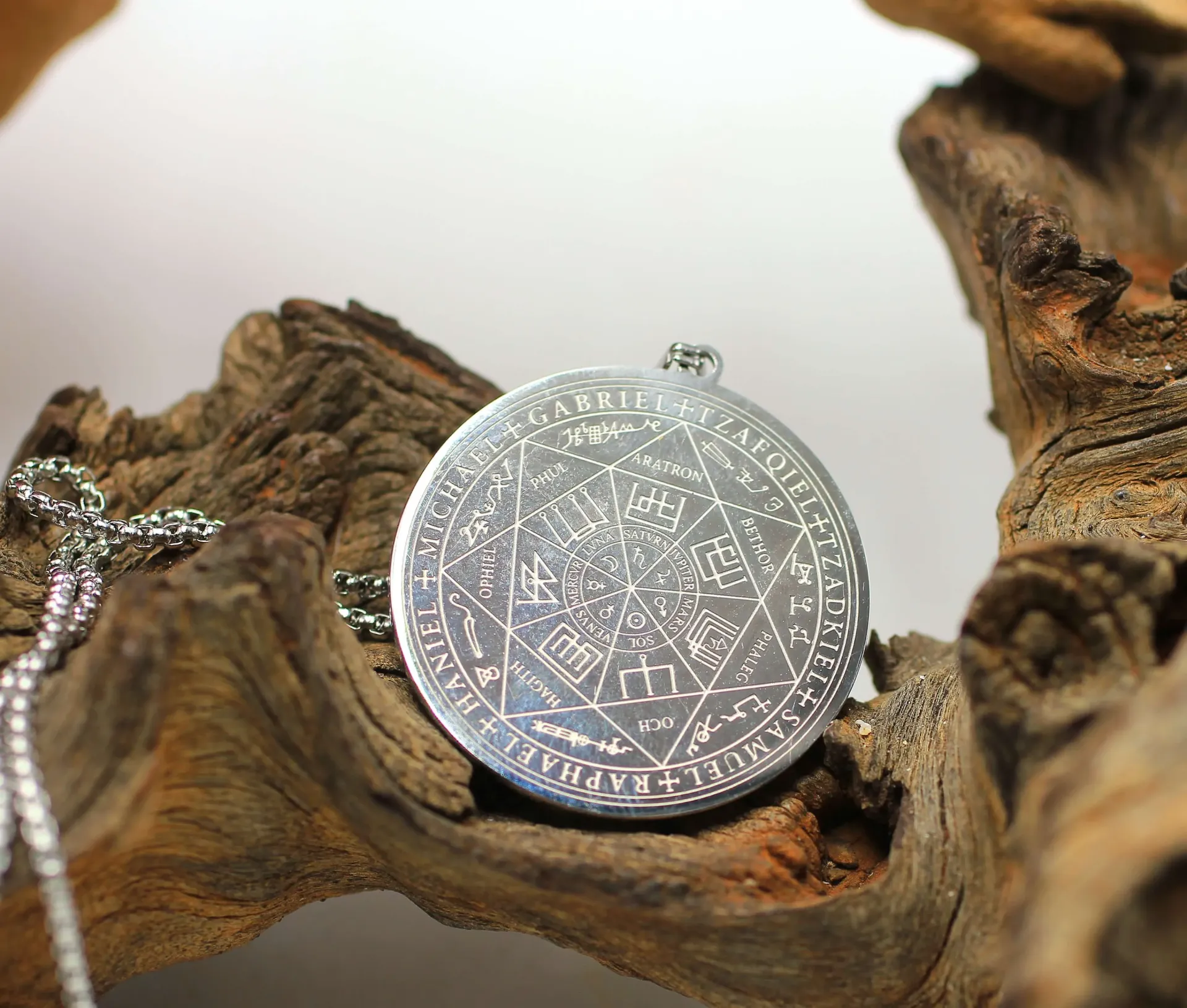 Pendentif en Acier et Symbole des 7 Archanges (sur chaine)