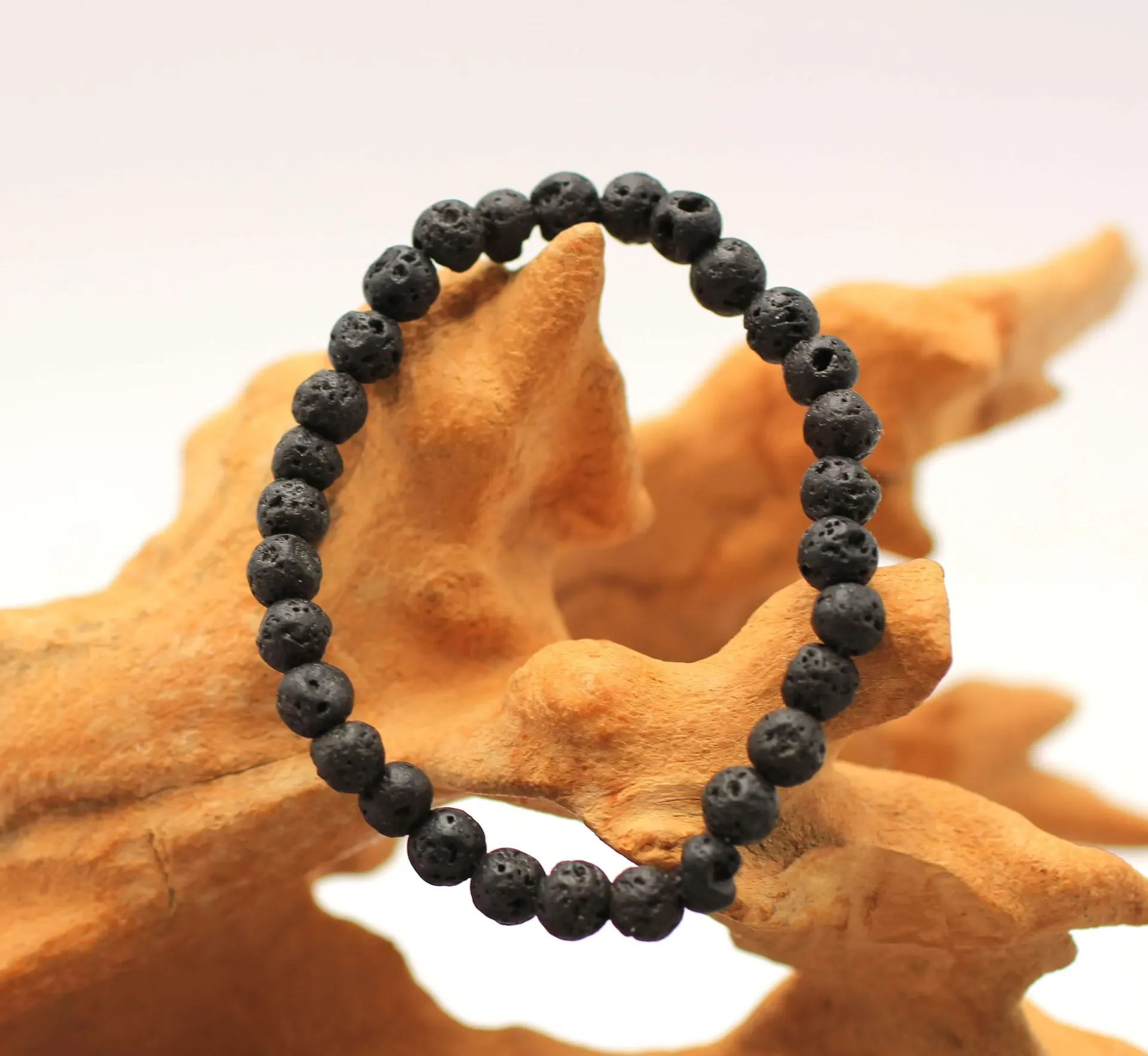 Bracelet en perles 6mm en Pierre de lave