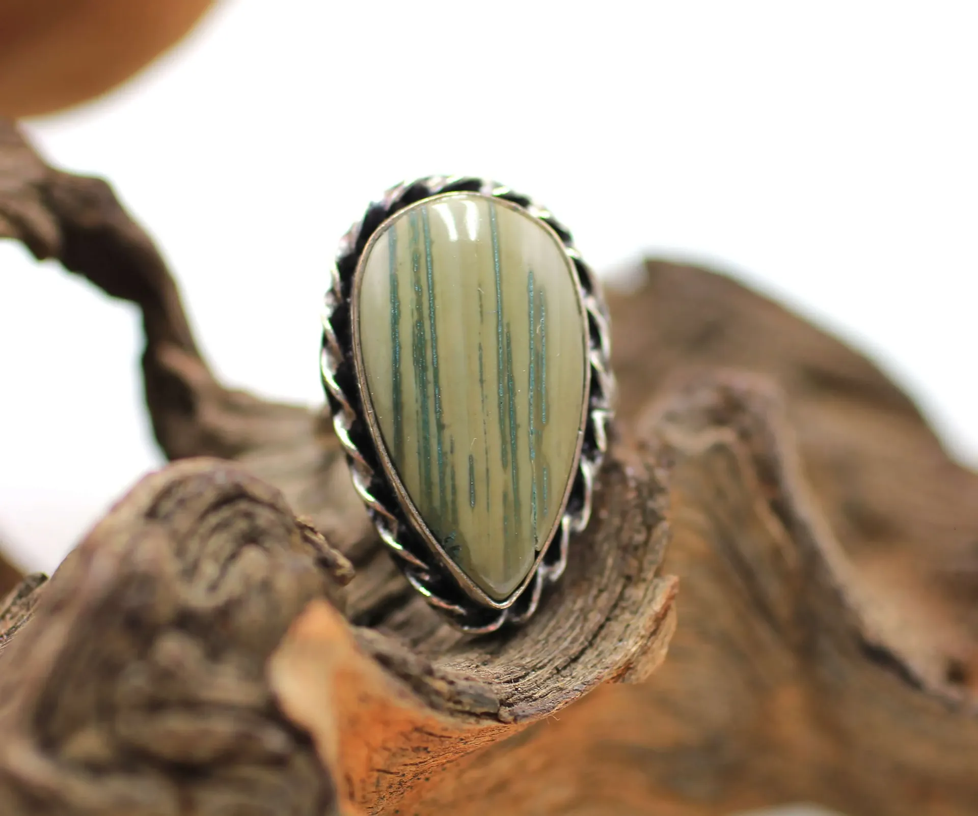 Bague en plaqué Argent et en Jaspe feuille d'Argent