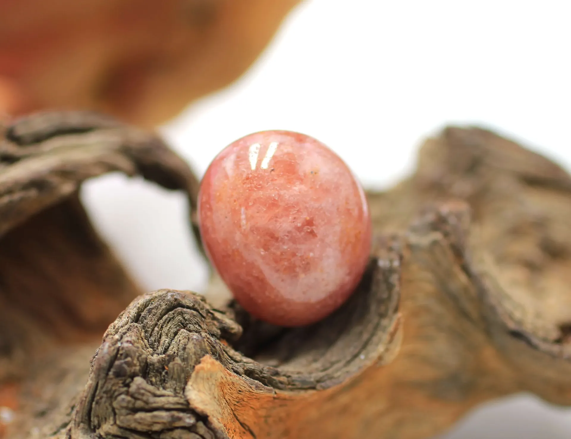 Quartz hématoïde "fraise" roulé