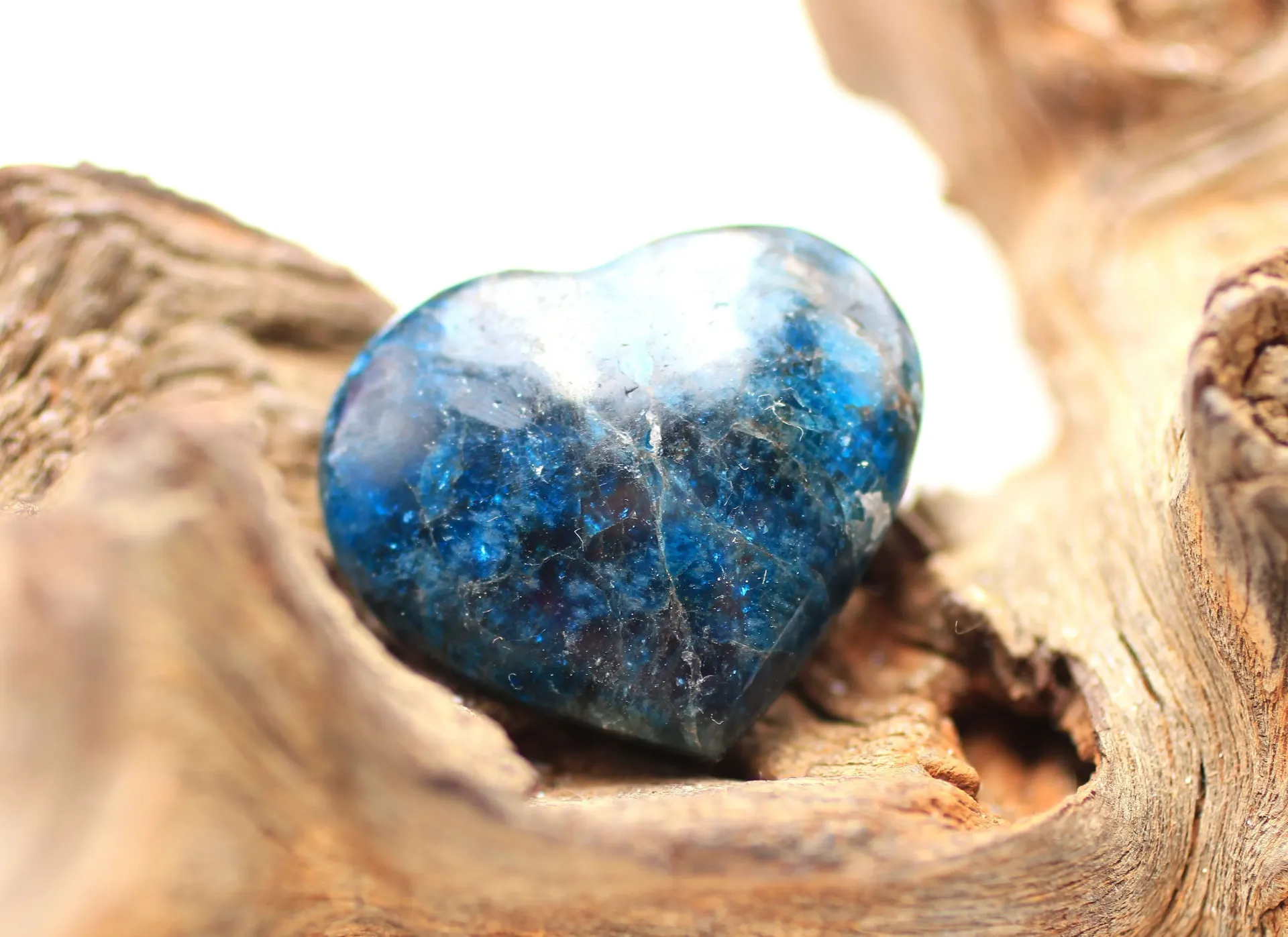 Cœur en Apatite bleue