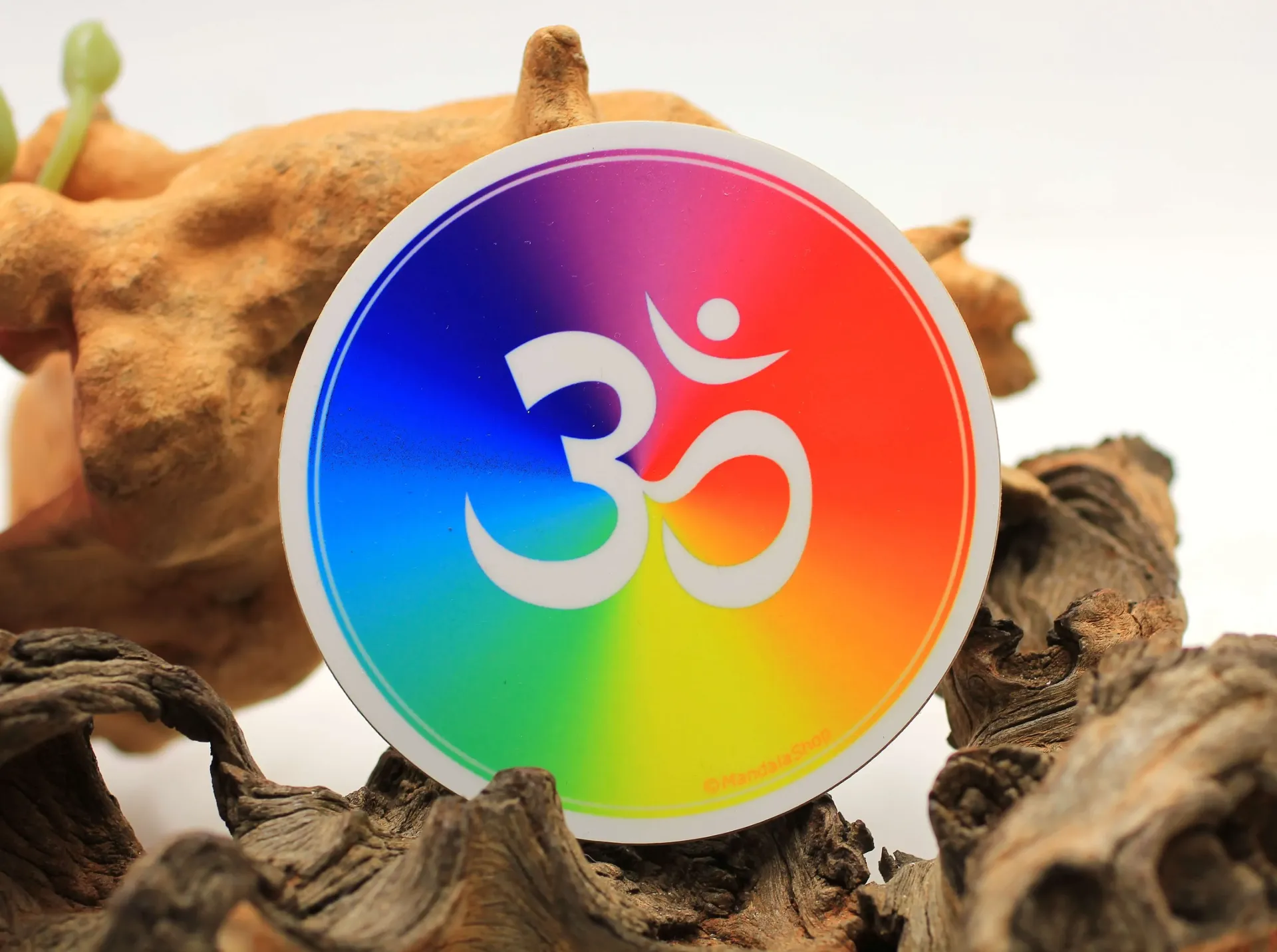 Disque harmonisant en bois Symbole Om et 7 chakras