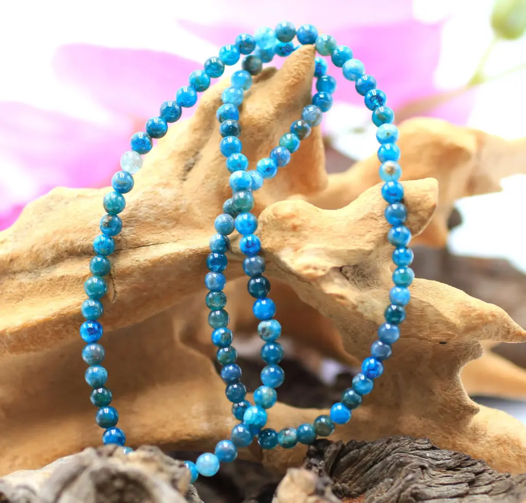 Collier en perle 4mm en Apatite bleue
