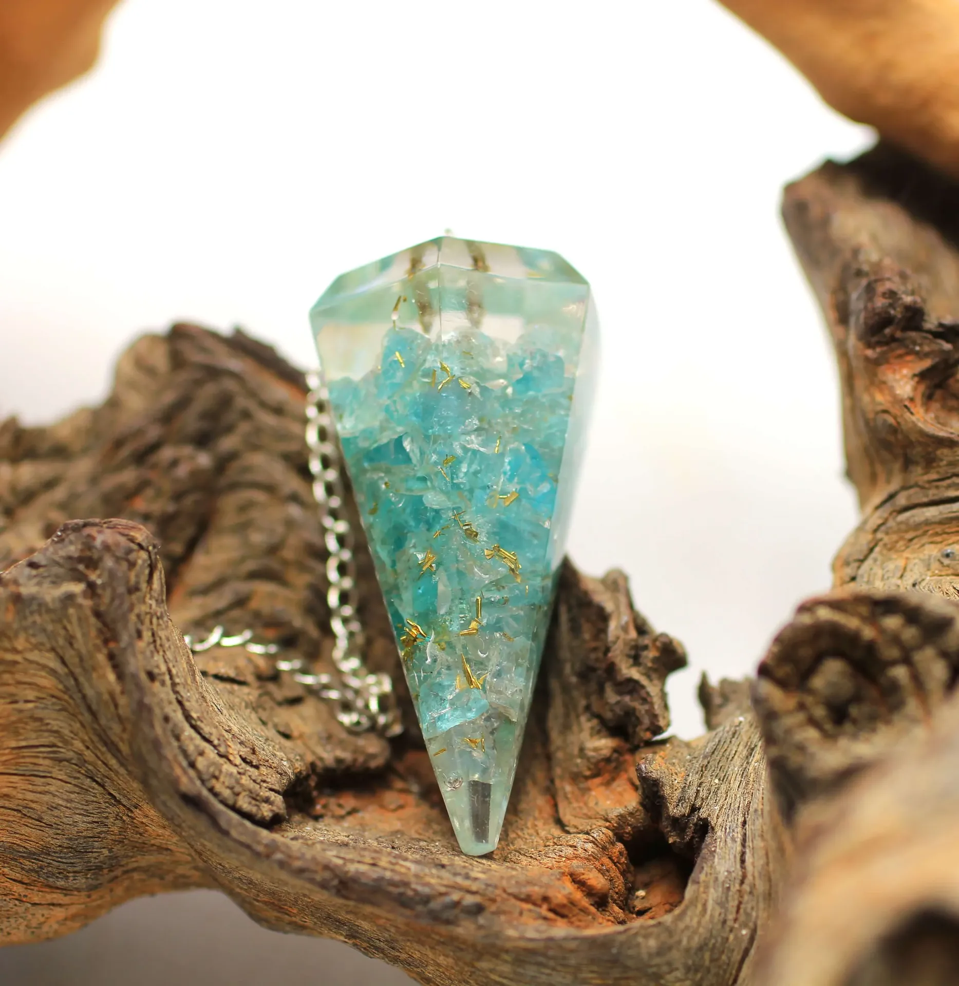 Pendule en Orgonite et en Apatite bleue