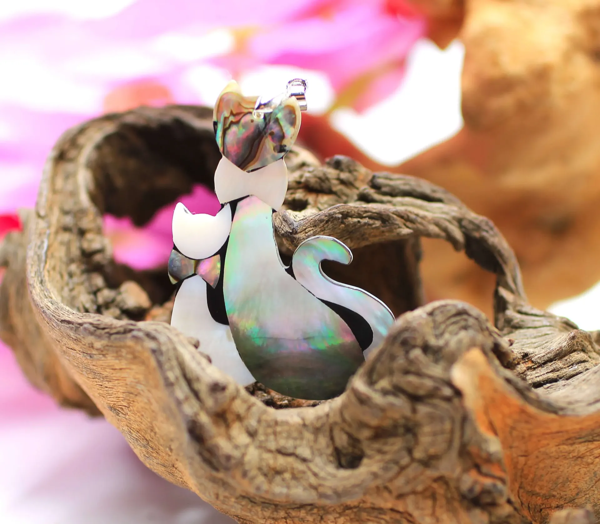 Pendentif Chat en Nacre blanche et Nacre d'Abalone