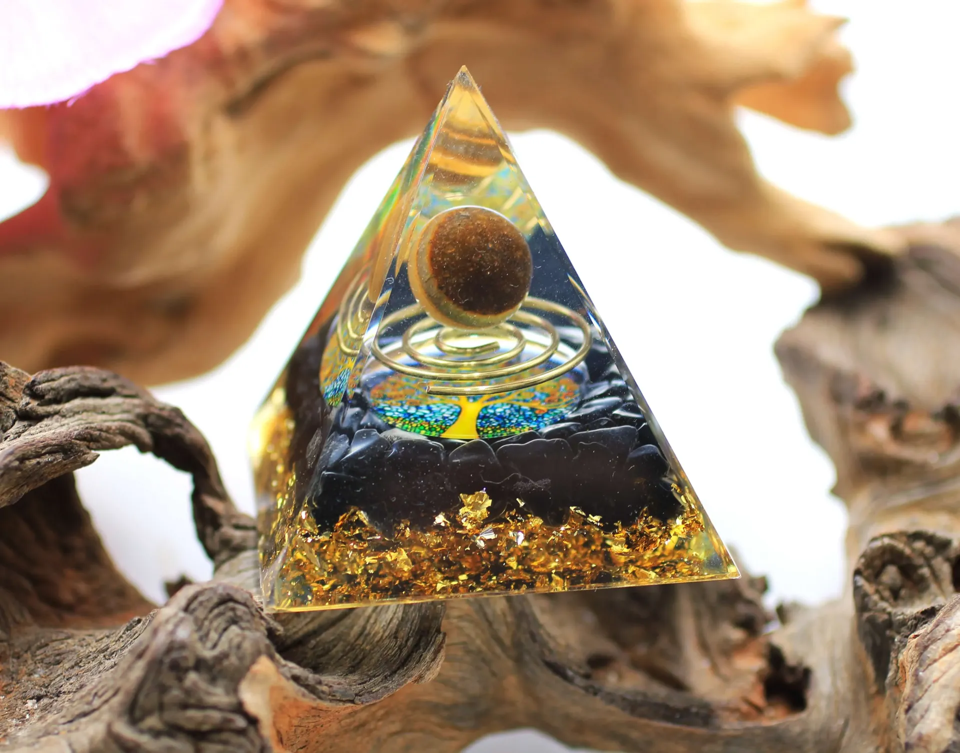 Pyramide en Orgonite Arbre de vie - Œil de tigre et Obsidienne noire