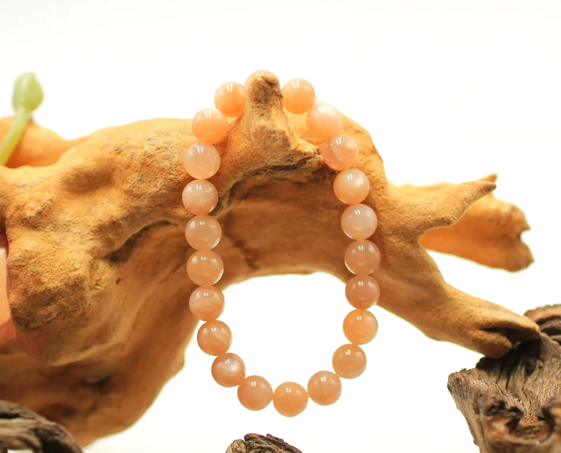 Bracelet en perles 8mm en Pierre de lune pêche