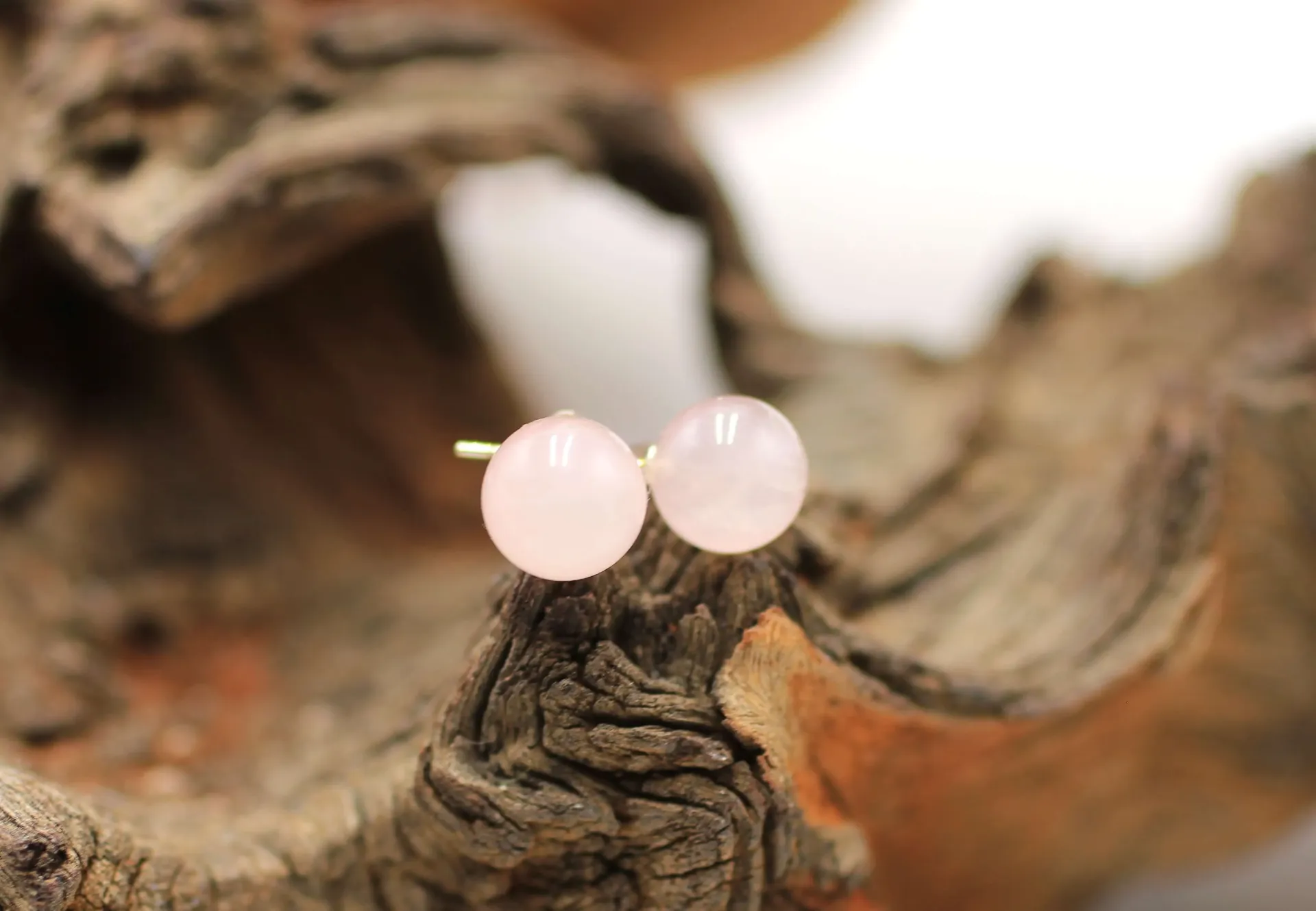 Boucles d'oreille clou en perles 8mm en Quartz rose