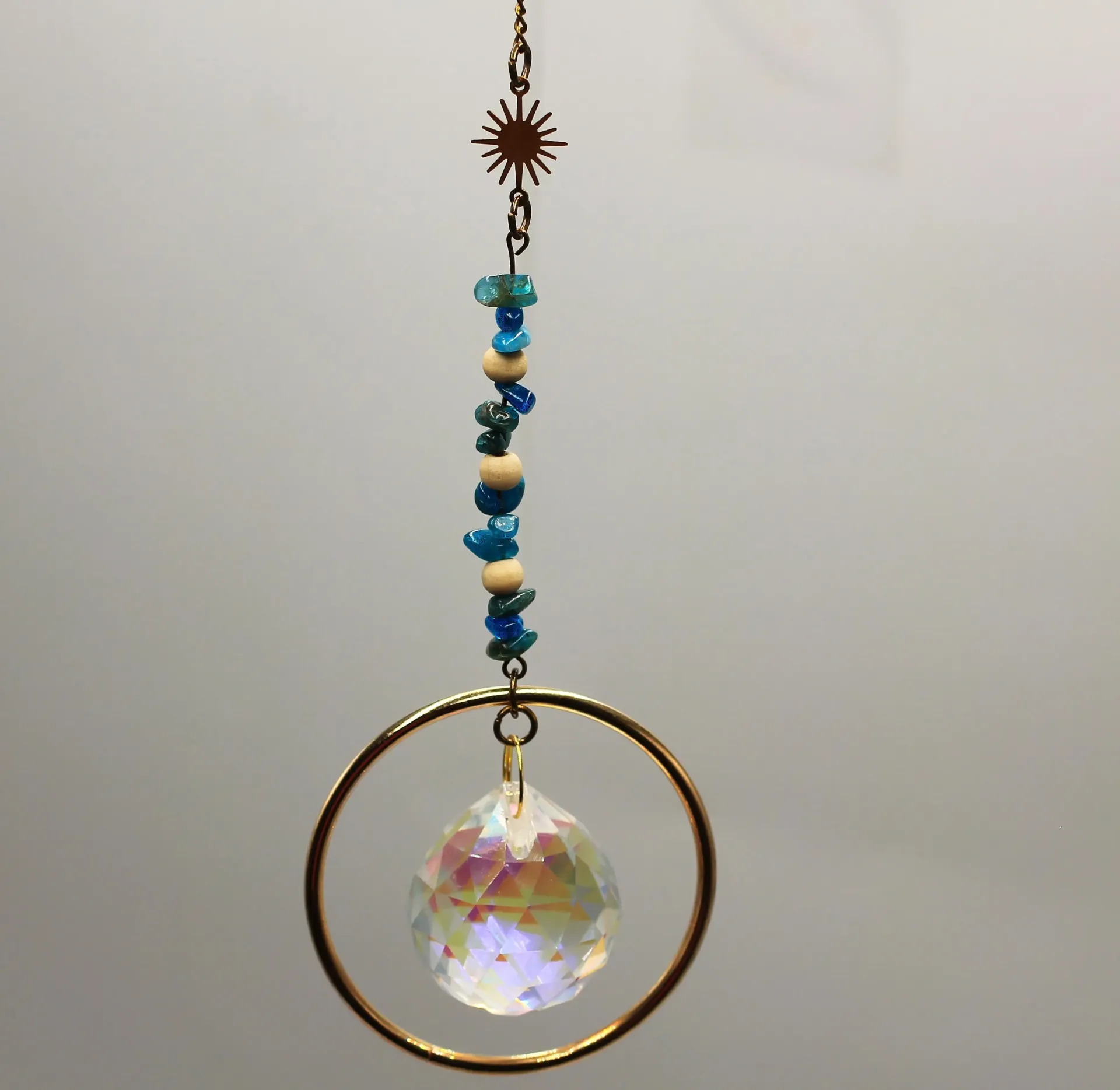 Attrape Soleil Cercle doré et Apatite bleue