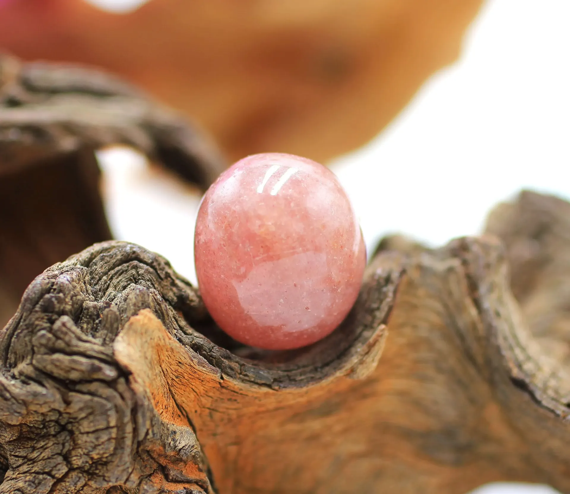 Quartz hématoïde "fraise" roulé