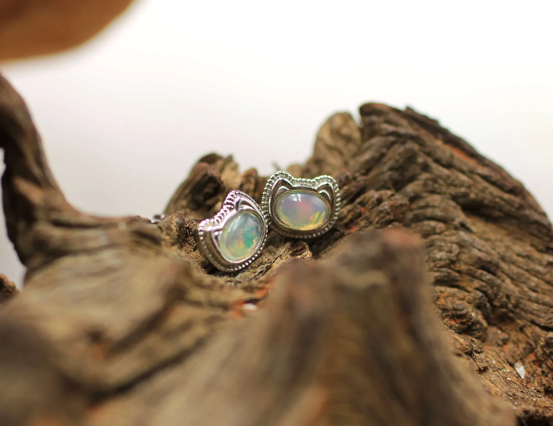 Boucles d'oreille Hello Kitty en Argent 925 et Opale noble blanche Welo