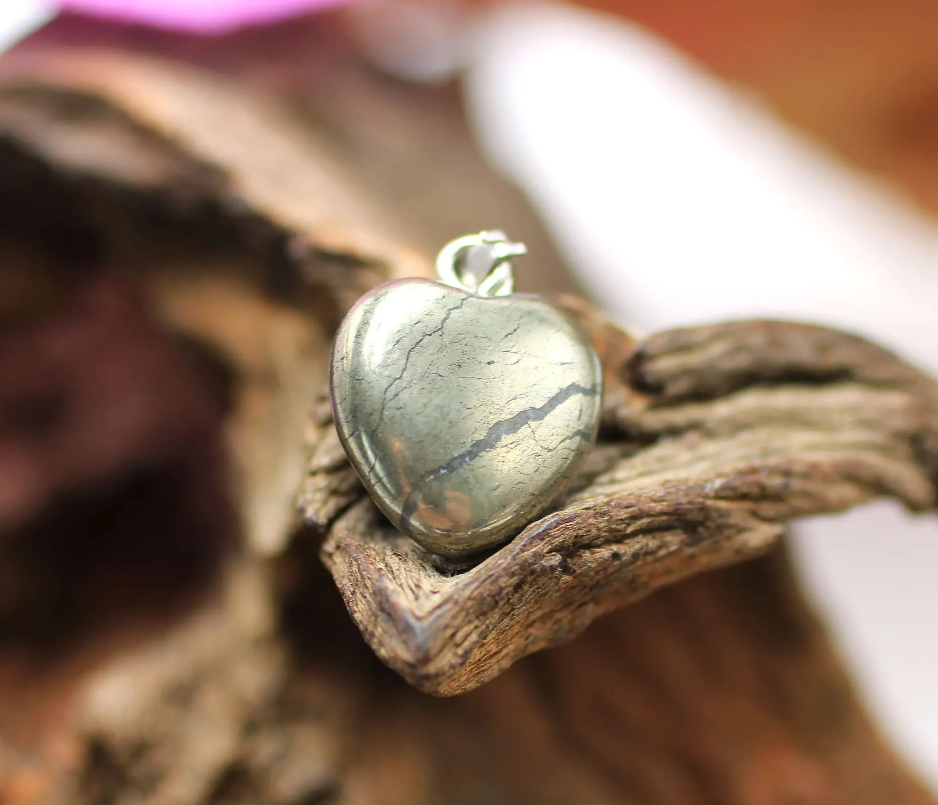 Pendentif cœur en Pyrite dorée