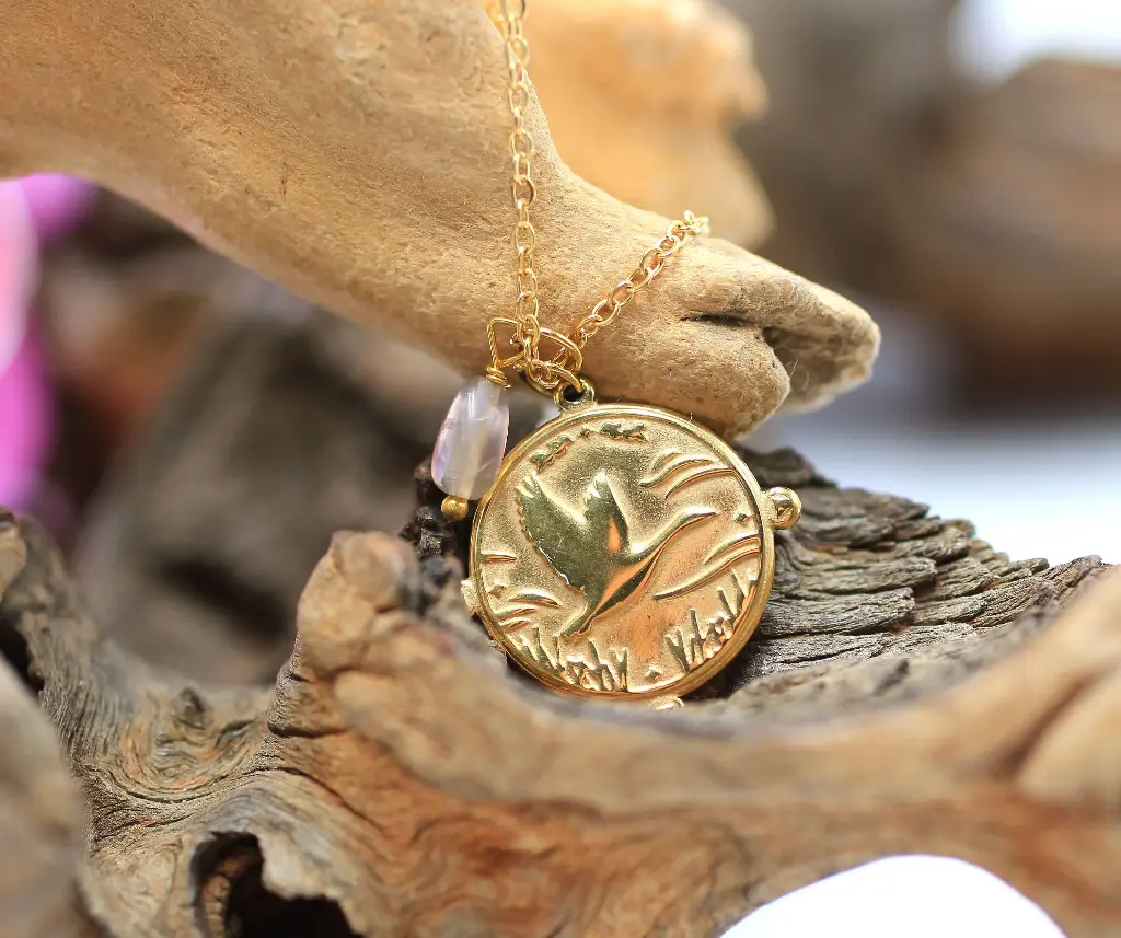 Chaine en acier doré et Médaille Totem Oie et Quartz fumé