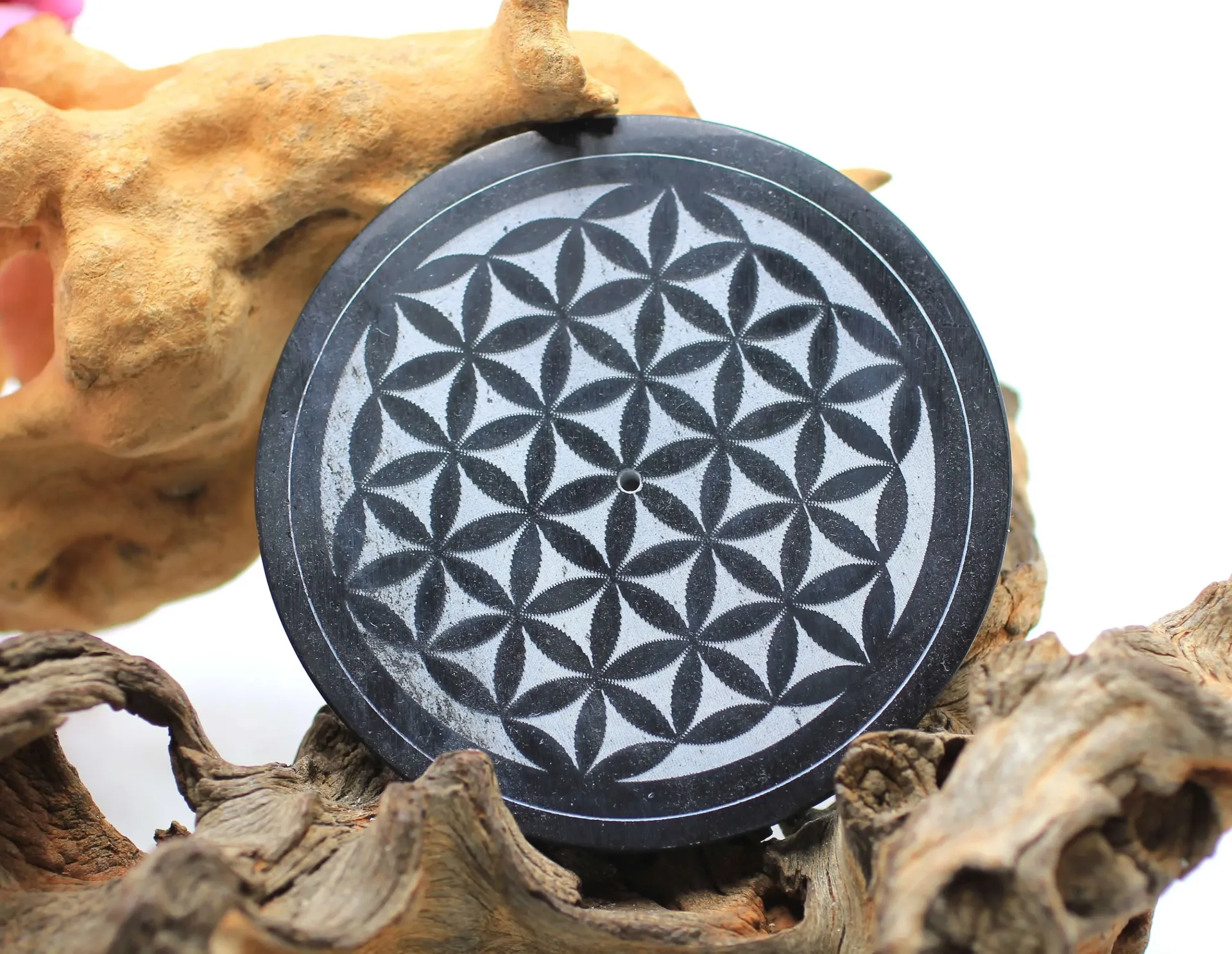 Tranche en Stéatite porte encens et motif Fleur de vie