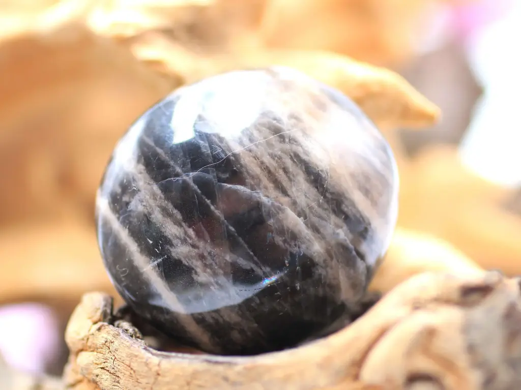 Galet en Pierre de lune noire