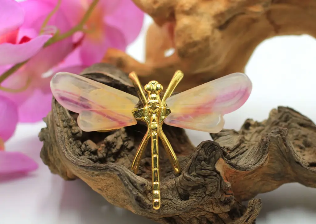 Libellule en Fluorite jaune et Violette