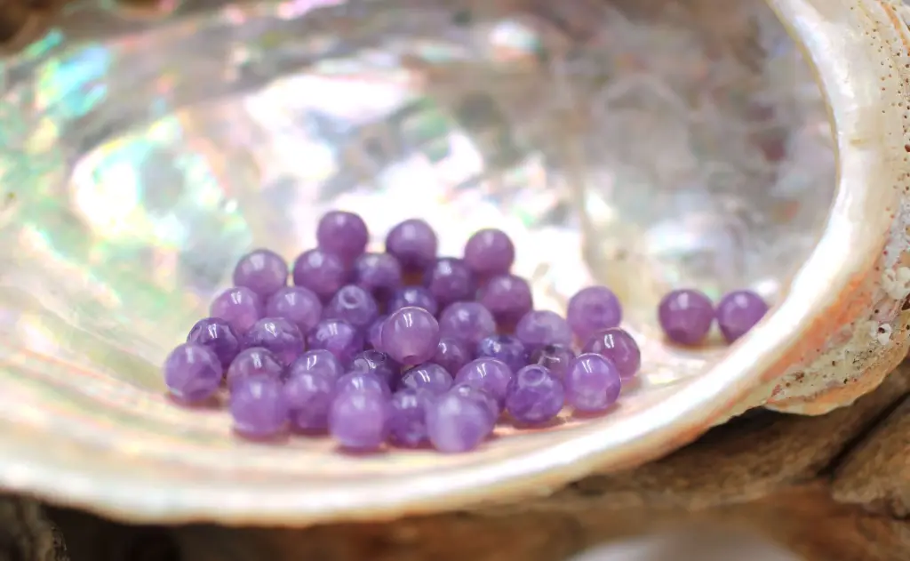 Perle 4mm en Lépidolite