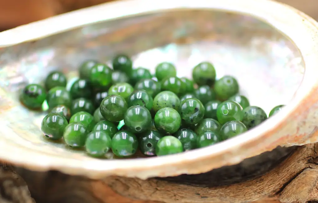 Perle 6mm en Jade néphrite
