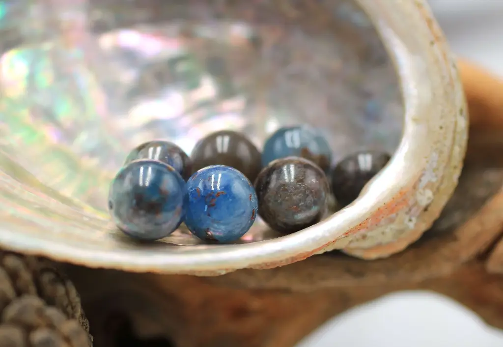 Perle 10mm en Cyanite bleue