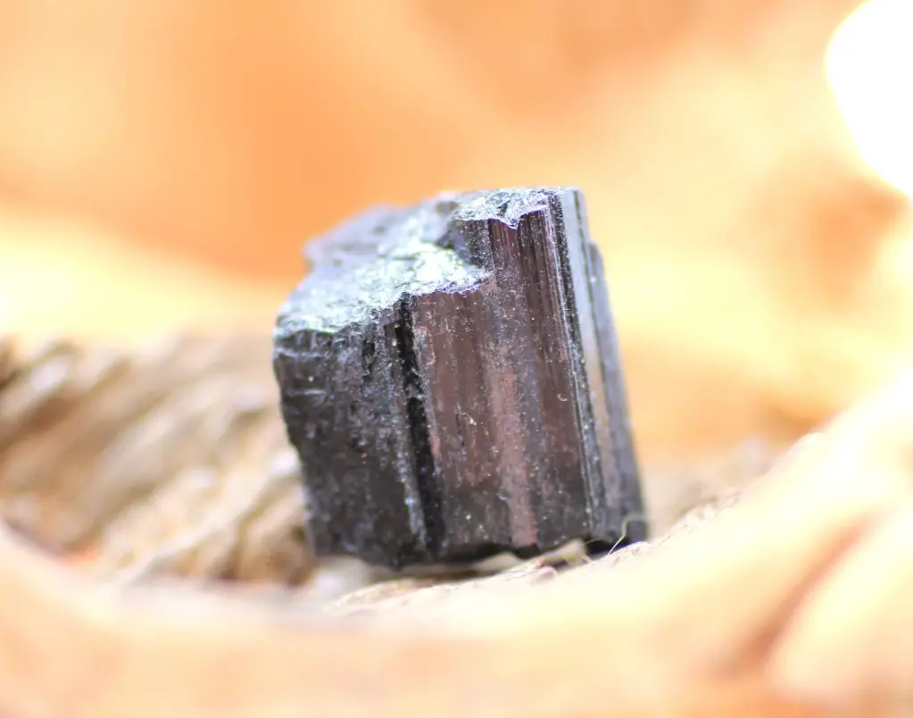 Tourmaline noire brute