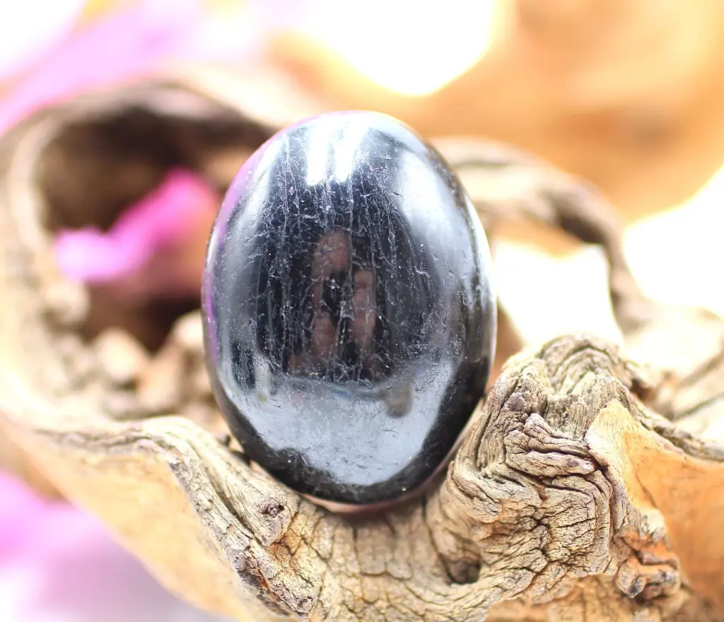 Galet en Tourmaline noire