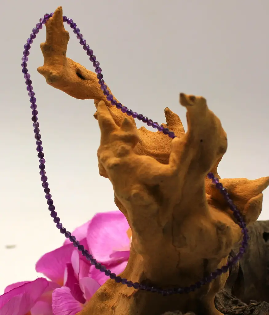 Collier en perles 4mm facettées en Améthyste